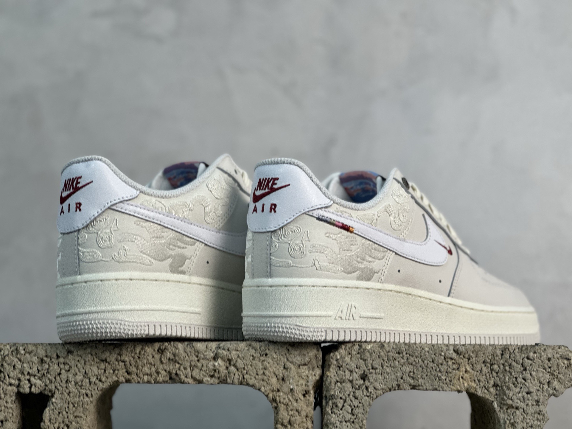 Mok💰260 放店私 
NK Air Force 1 " 马年限定 " 空军一号休闲板鞋 IQ1119-011 尺码：36 36.5 37.5 38 38.5 39 40 40.5 41 42 42.5 43 44 45