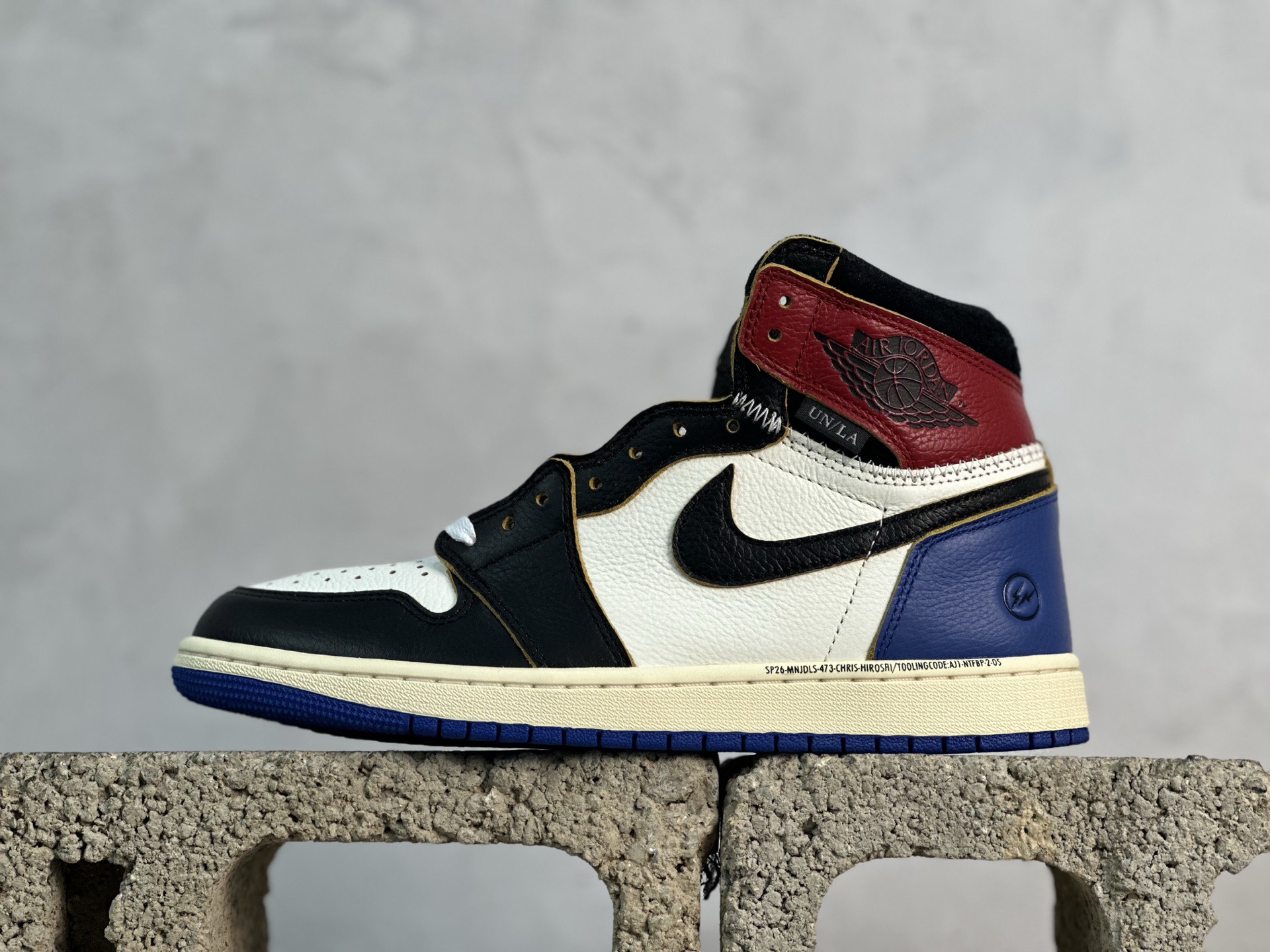 New巅峰💰260 放店私 
Fragment Design x Union LA x Air Jordan 1 AJ1乔1 藤原浩三方联名 IO7847-002
尺码：36 36.5 37.5 38 38.5 39 40 40.5 41 42 42.5 43 44 44.5 45 46 47.5