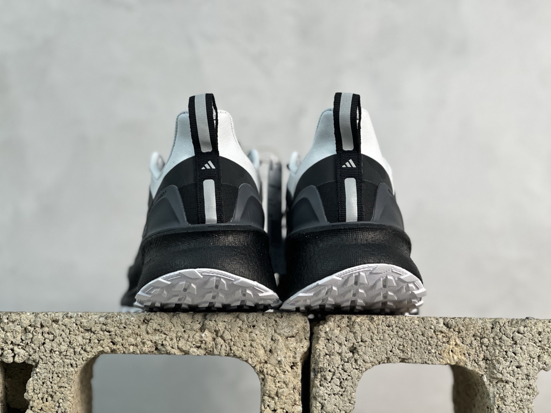 RS💰210 放店私 
Adidas Ultraboost 5 JI1389 阿迪达斯新款休闲爆米花跑步鞋
尺码：40 40.5 41 42 42.5 43 44 44.5 45 46 47 48