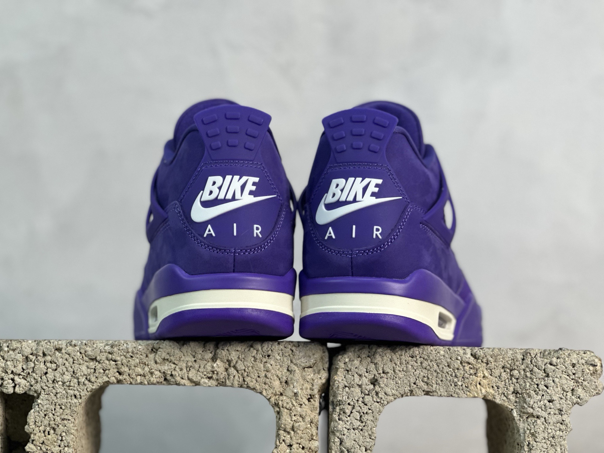 GX💰450 放店私 Nigel Sylvester x Air Jordan 4 Retro "Blue" AJ4 乔4 联名蓝砖 HF4340-400
#大厂出品 原楦原纸板 客供原厂材料开发 极致一眼正品既视感 细节如图所示
尺码：40 40.5 41 42 42.5 43 44 44.5 45 45.5 46 47.5 48.5