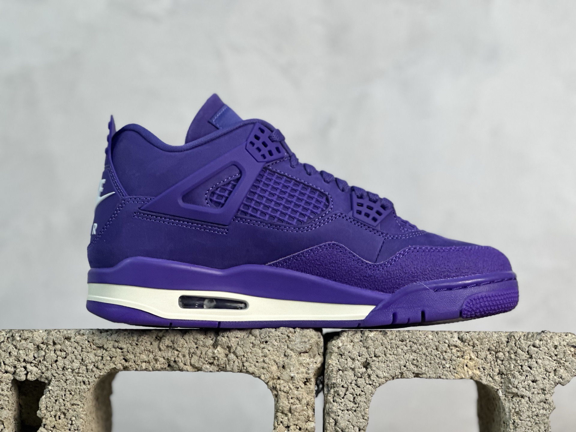 GX💰450 放店私 Nigel Sylvester x Air Jordan 4 Retro "Blue" AJ4 乔4 联名蓝砖 HF4340-400
#大厂出品 原楦原纸板 客供原厂材料开发 极致一眼正品既视感 细节如图所示
尺码：40 40.5 41 42 42.5 43 44 44.5 45 45.5 46 47.5 48.5