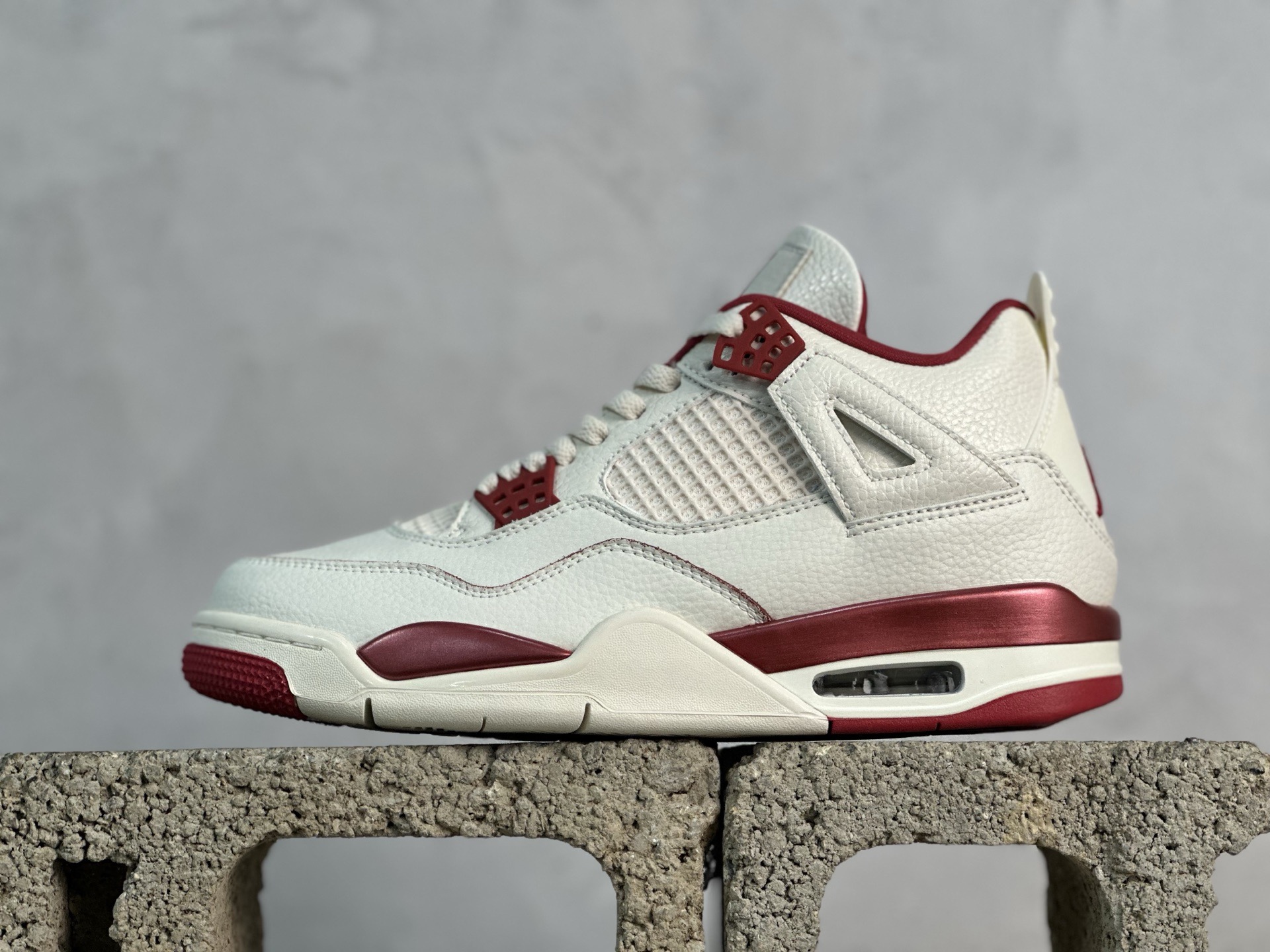 💰210 放店私 Jordan WMNS Air Jordan 4 RETR 米红

货号：HV0823-108
尺码：36 36.5 37.5 38 38.5 39 40 40.5 41 42 42.5 43 44 44.5 45 46 46.5 47.5