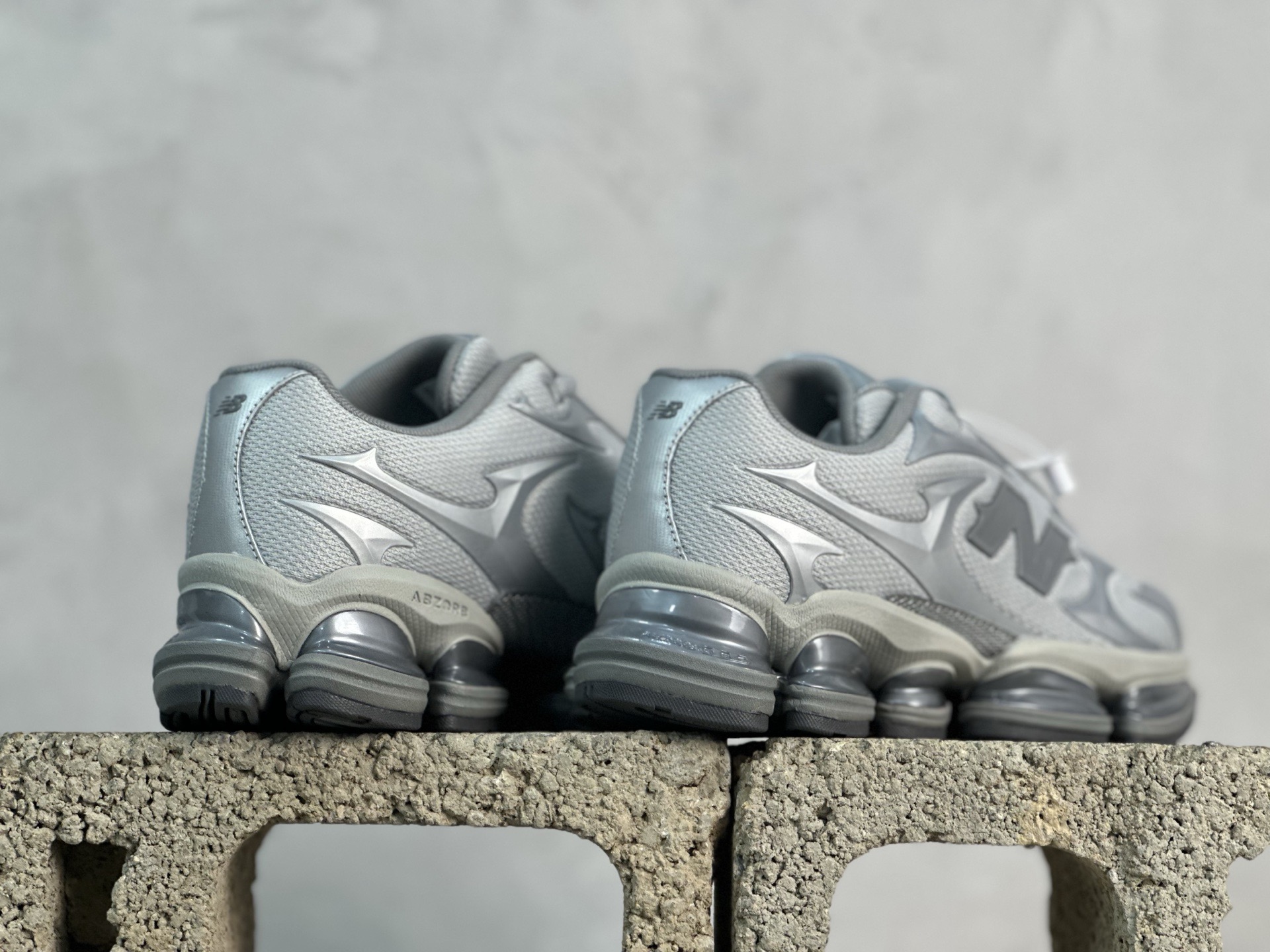 C版 放店私 大厂出品 New Balance NB 2000 灰色 货号: U20005UW