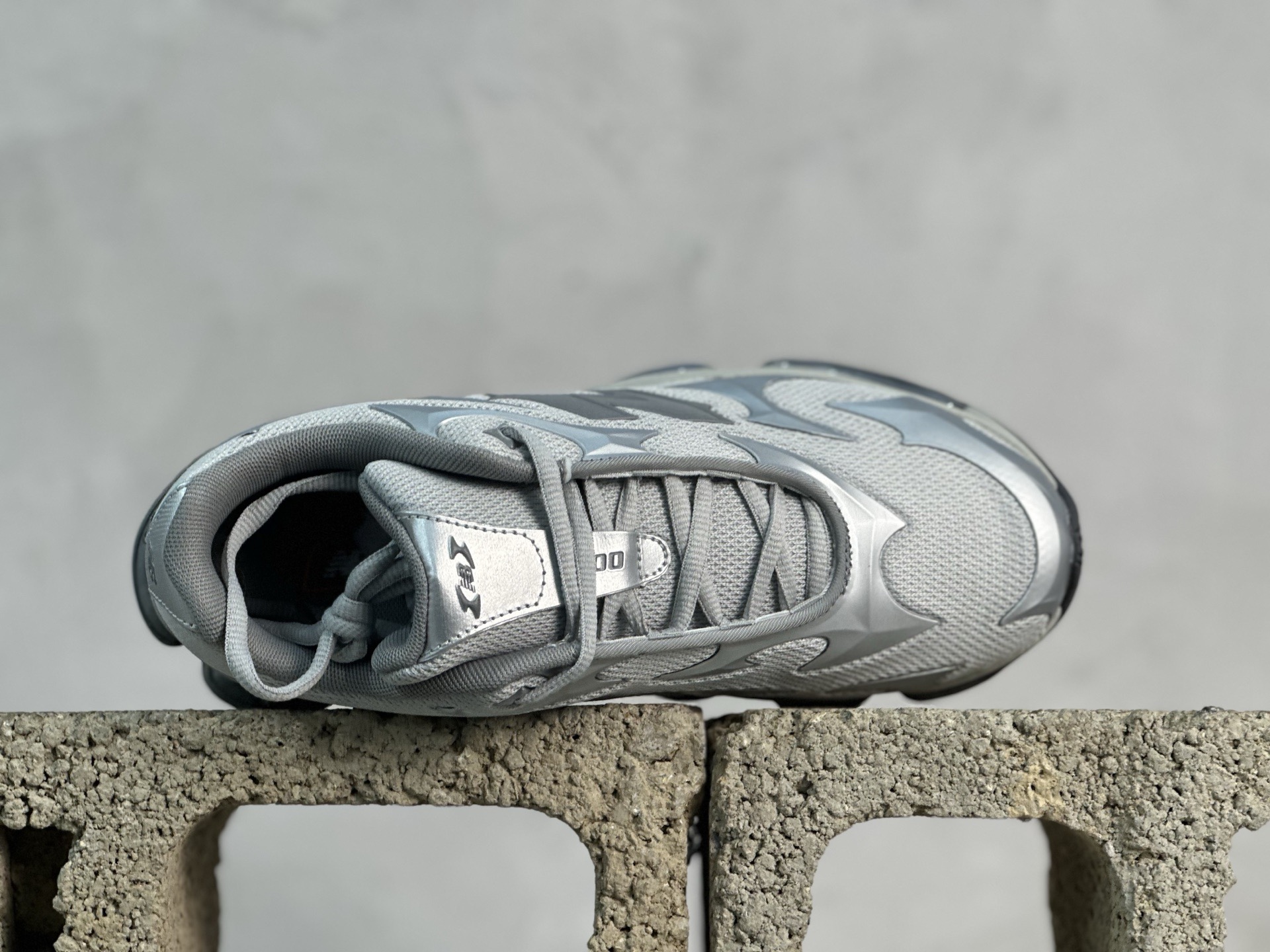 C版 放店私 大厂出品 New Balance NB 2000 灰色 货号: U20005UW