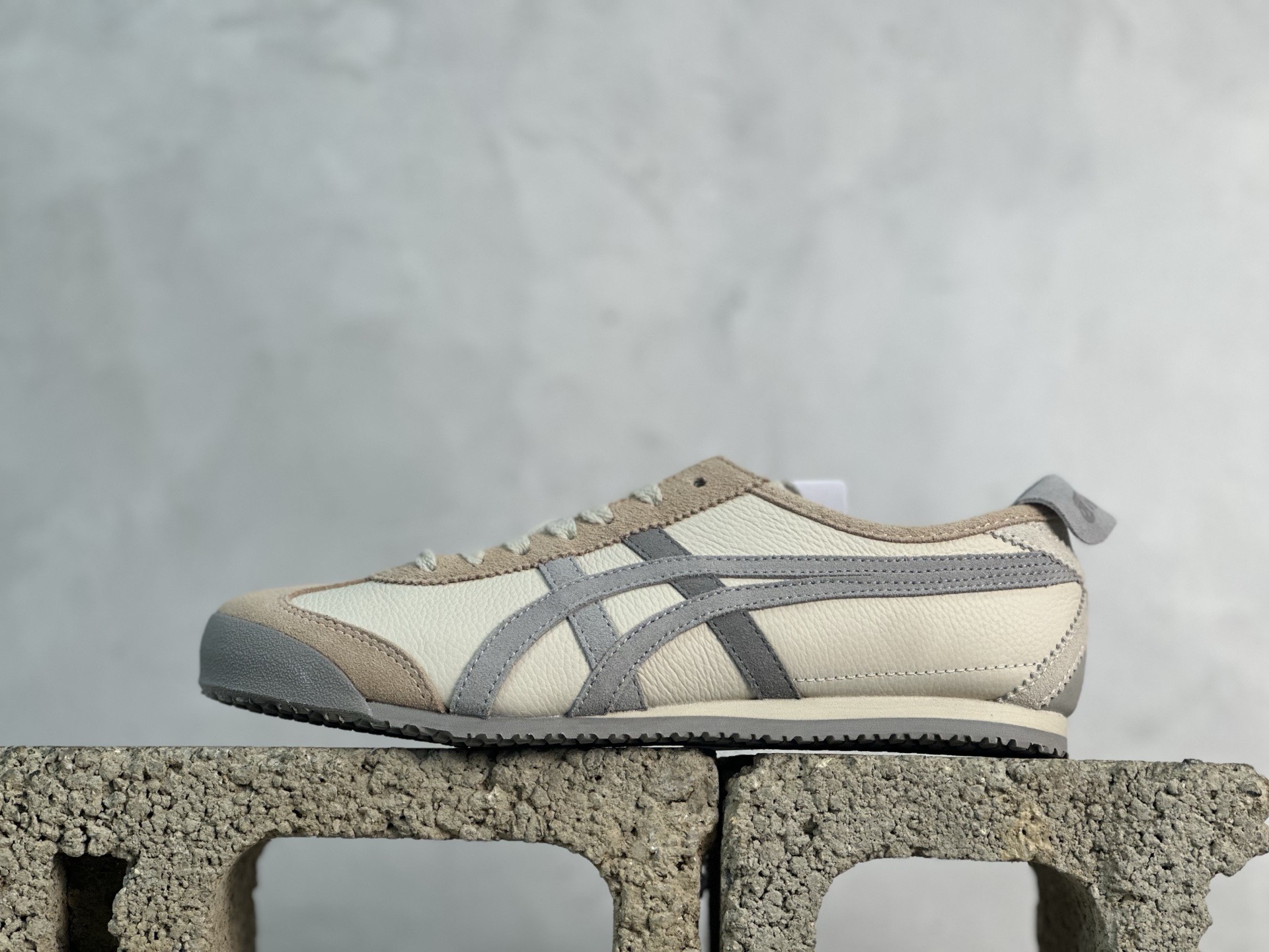 毒版💰120 放店私
渠道特供 Onitsuka Tiger鬼冢虎 MEXICO 66
型号:1183C076-252
尺码:36 37 37.5 38 39 40 40.5 41 41.5 42 42.5 43.5 44 45