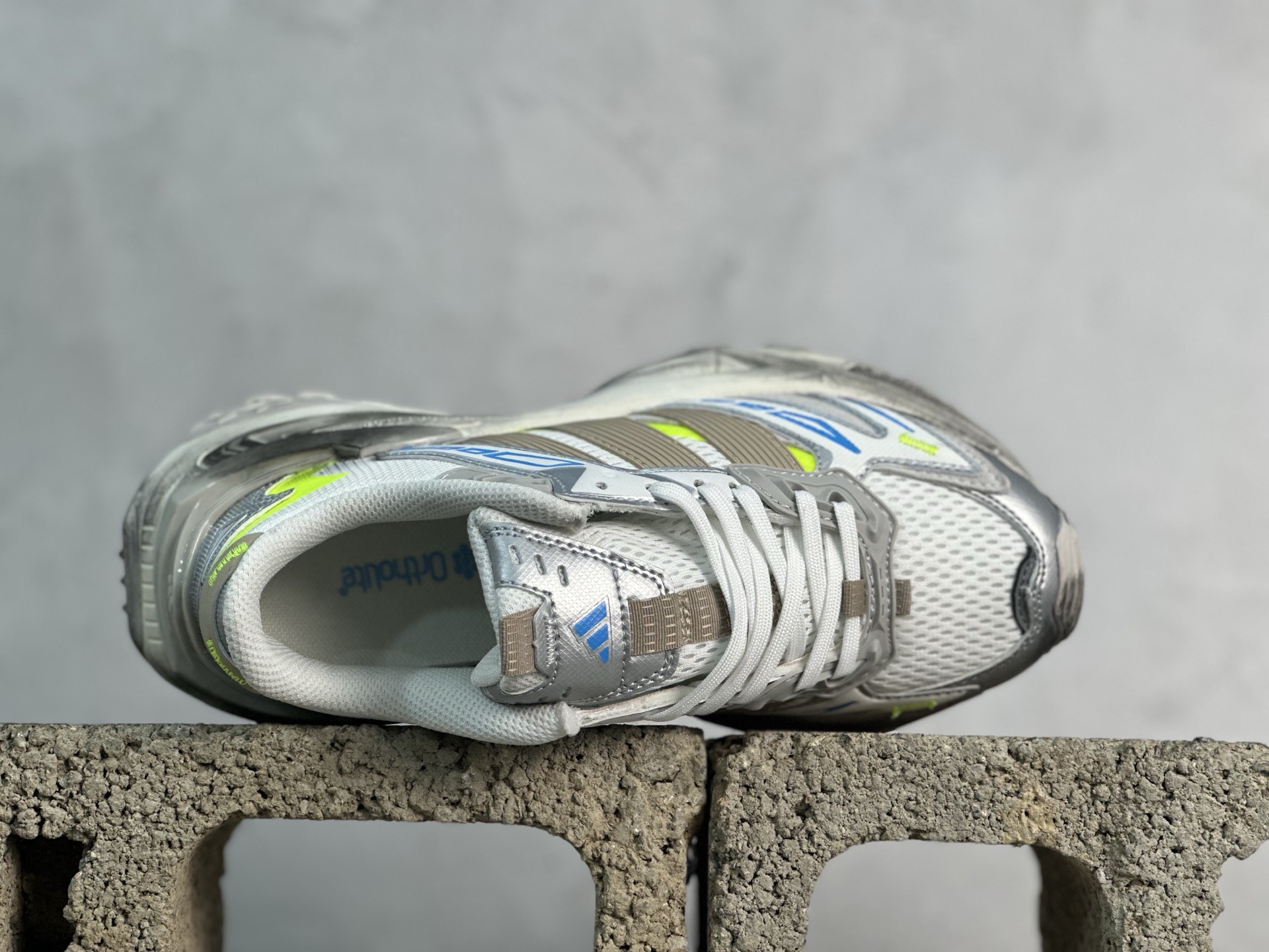 💰180 放店私
XS版Adidas XLG Storm Edge 阿迪复古透气休闲老爹鞋
货号：JQ1667
尺码：35.5 36 36.5 37 38 38.5 39 40 40.5 41 42 42.5 43 44 44.5 45