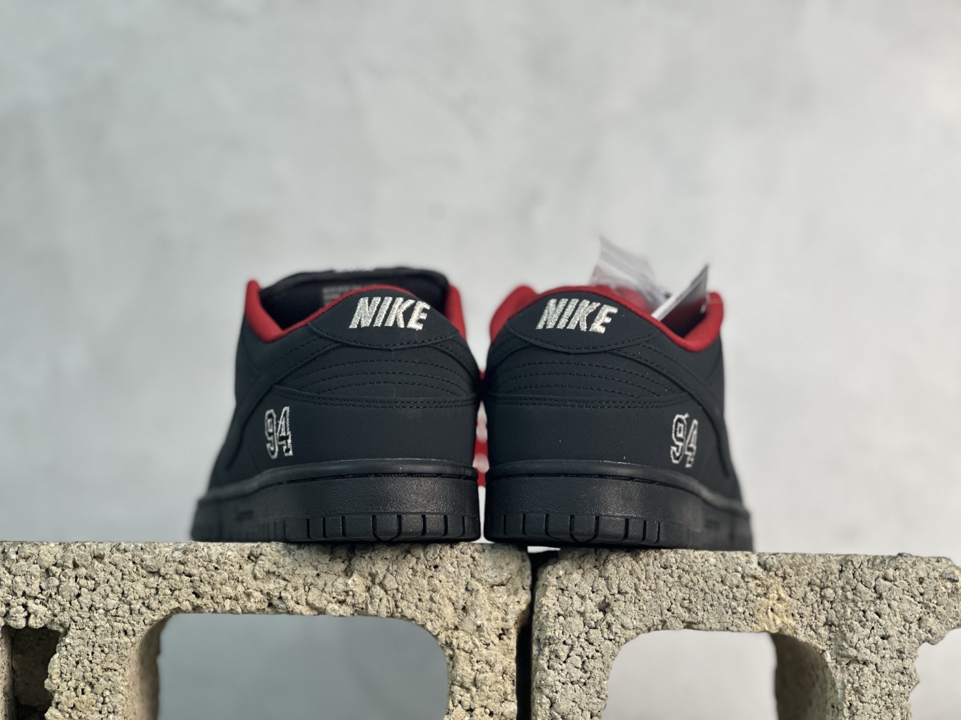 PL💰200 放店私
免检版 配色齐全 Nike  x Supreme Dunk SB Low 黑色

货号：HQ8487-001
尺码：36 36.5 37.5 38 38.5 39 40 40.5 41 42 42.5 43 44 44.5 45 46 
编码：32