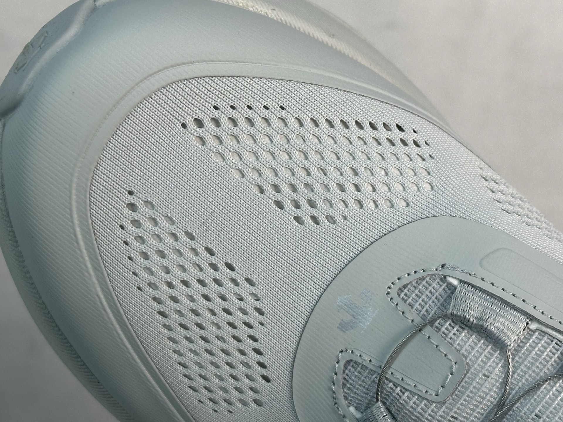 图片[7]-纯原版本 迪桑特DESCENTE Enerzite BOA舒适低帮休闲跑步鞋 官方同步上架 原档案原鞋楦数据开发，流体力学设计，仿生学切割线条。D-FLUID缓震科技中底，稳定高弹。3D立体工程透气网纱鞋面，舒适不闷脚。BOA精密旋钮系带系统，一键调节松紧，兼顾包裹性与便携度。 尺码：36 36.5 37 38 38.5 39 40 40.5 41 42 42.5 43 44 44.5 45-选品中心