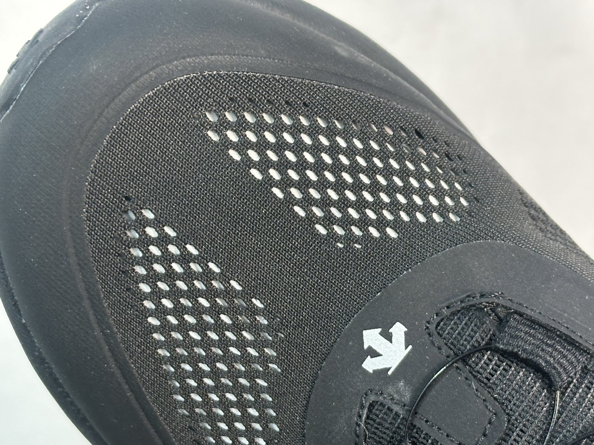 图片[7]-纯原版本 迪桑特DESCENTE Enerzite BOA舒适低帮休闲跑步鞋 官方同步上架 原档案原鞋楦数据开发，流体力学设计，仿生学切割线条。D-FLUID缓震科技中底，稳定高弹。3D立体工程透气网纱鞋面，舒适不闷脚。BOA精密旋钮系带系统，一键调节松紧，兼顾包裹性与便携度。 尺码：36 36.5 37 38 38.5 39 40 40.5 41 42 42.5 43 44 44.5 45-选品中心