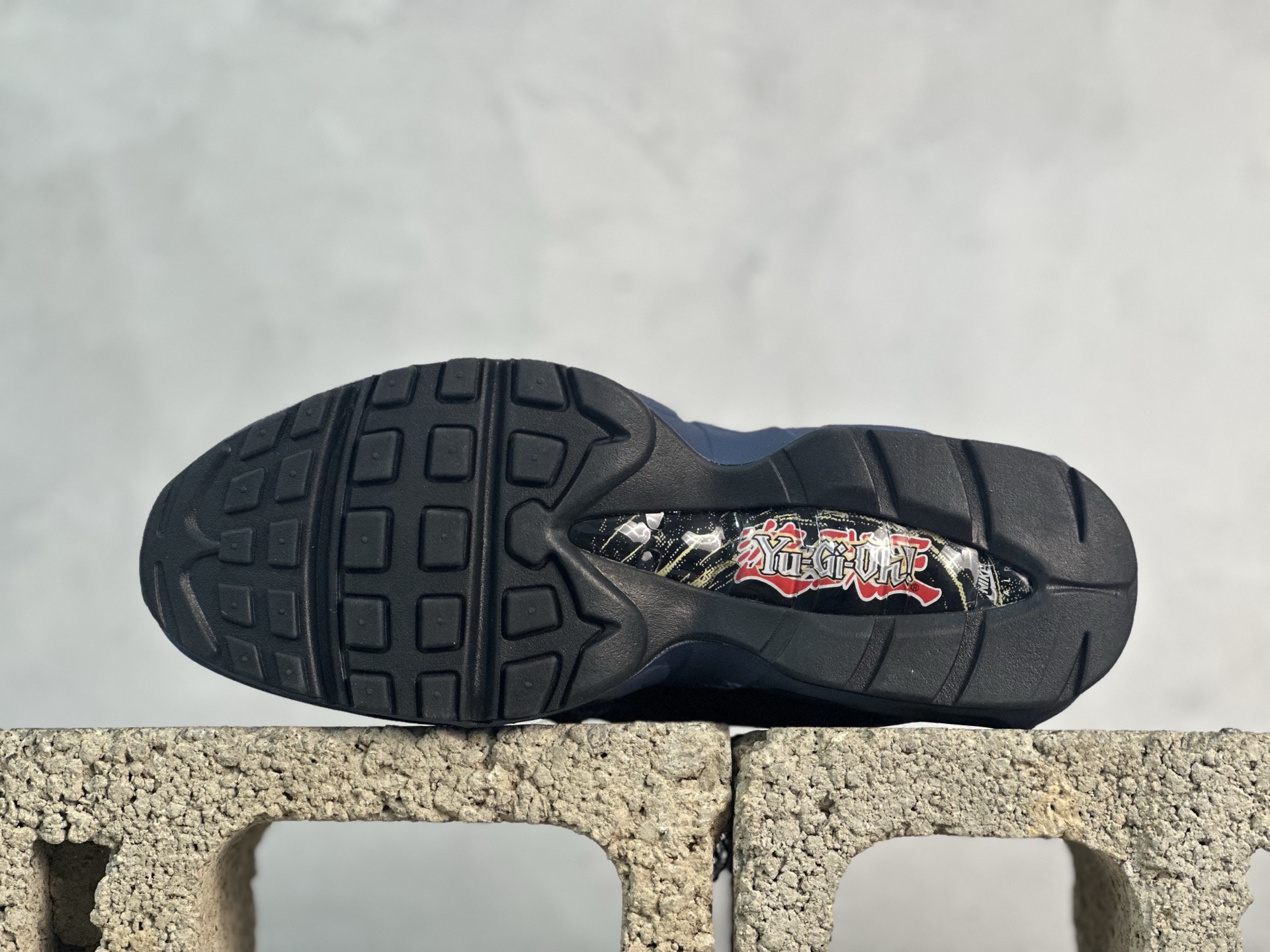 图片[3]-EM  重磅突袭！超人气顶流外贸单品🔥🔥🔥纯原版 Yu-Gi-Oh x NK Air Muscle 95 游戏王联名联名款低帮休闲运动鞋 II7404-400 首批少量出货 重金购入两双原鞋 独家私模开发打造 原版定制1：1鞋盒、包装纸等辅料 独家正品同源定制变色卡片 平台外贸充Z 高端零售专供品质 尺码：36 37.5 38 38.5 39 40 40.5 41 42 42.5 43 44 44.5 45 46 47.5-选品中心