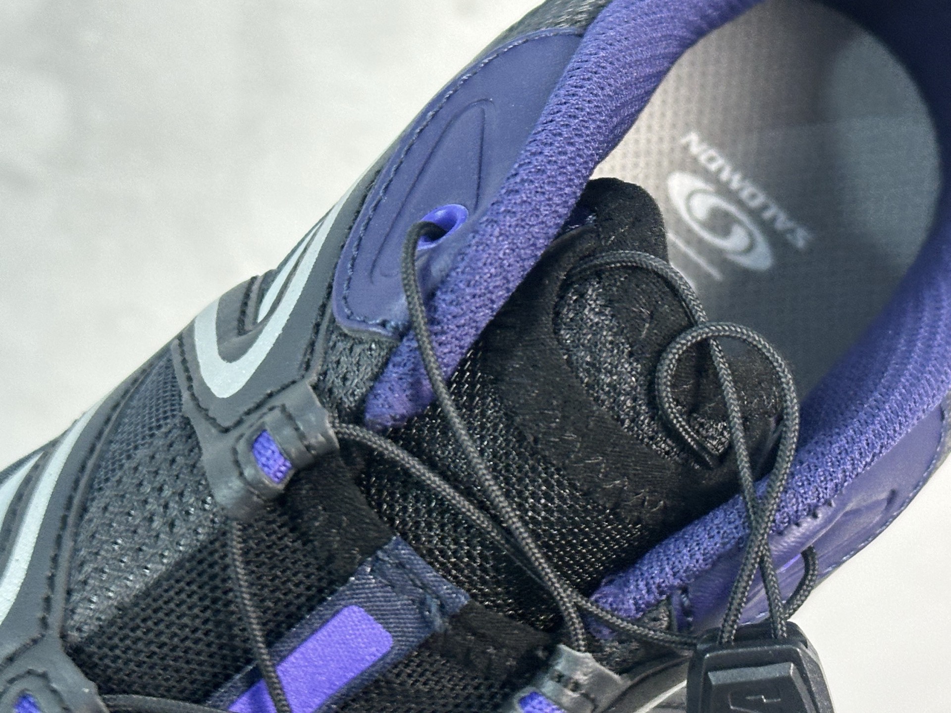 图片[8]-M版  Salomon XT-Quest 萨洛蒙 探索者系列户外越野跑鞋 491260-09 #鞋面采用SENSIFIT贴合技术 全方位贴合包裹脚型 鞋跟部鞋底牵引设计 提供强大的抓地性能 更适应野外崎岖不平的道路 其3D ADVANCED CHASSIS底盘 材料轻量大化 钉齿设计更具稳定性、防护性 鞋底易磨损区运用CONTAGRIP高耐磨材料 应对城市硬质路面长距离跑考验 尺码：36 36.5 37 38 38.5 39 40 40.5 41 42 42.5 43 44 44.5 45-选品中心