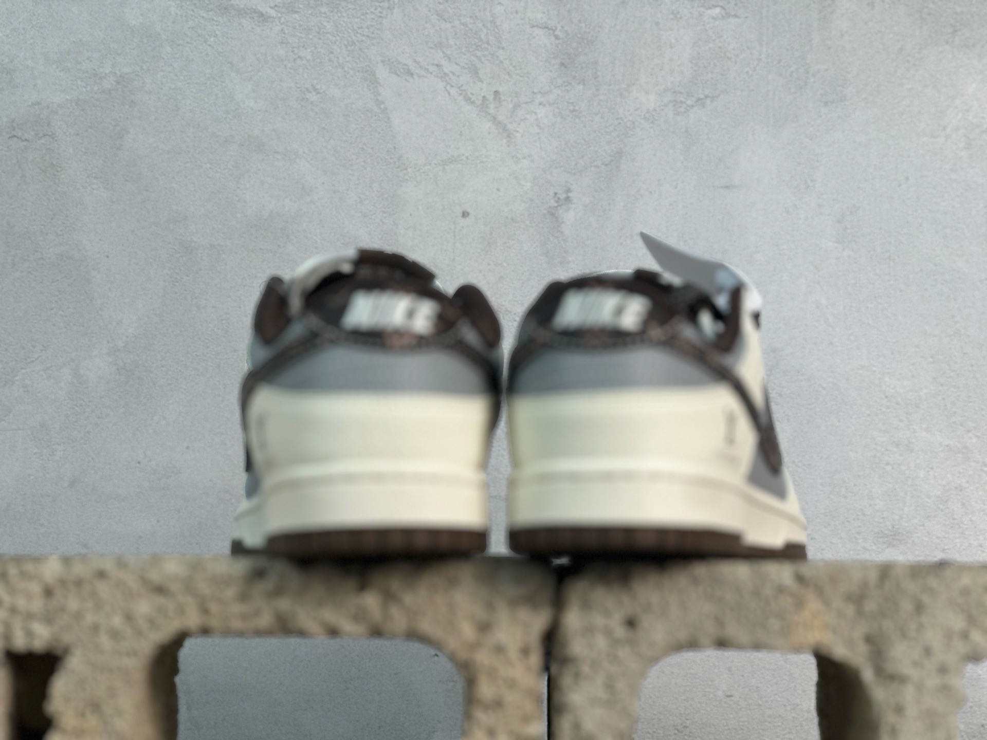 图片[5]-Nike SB Dunk Low LV联名 花棕勾 周年高端定制 低帮休闲板鞋 XS6089-630 #定制鞋盒 大厂纯原品质出货 超高清洁度 皮料切割干净无任何毛边 细节完美 尺码：36 36.5 37.5 38 38.5 39 40 40.5 41 42 42.5 43 44 44.5 45-选品中心