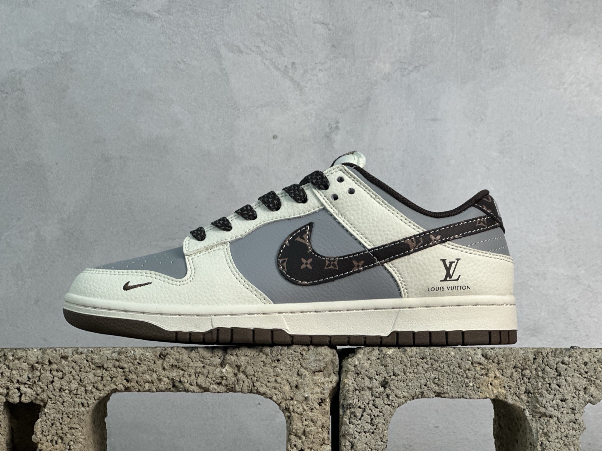 Nike SB Dunk Low LV联名 花棕勾 周年高端定制 低帮休闲板鞋 XS6089-630 #定制鞋盒 大厂纯原品质出货 超高清洁度 皮料切割干净无任何毛边 细节完美 尺码：36 36.5 37.5 38 38.5 39 40 40.5 41 42 42.5 43 44 44.5 45-选品中心