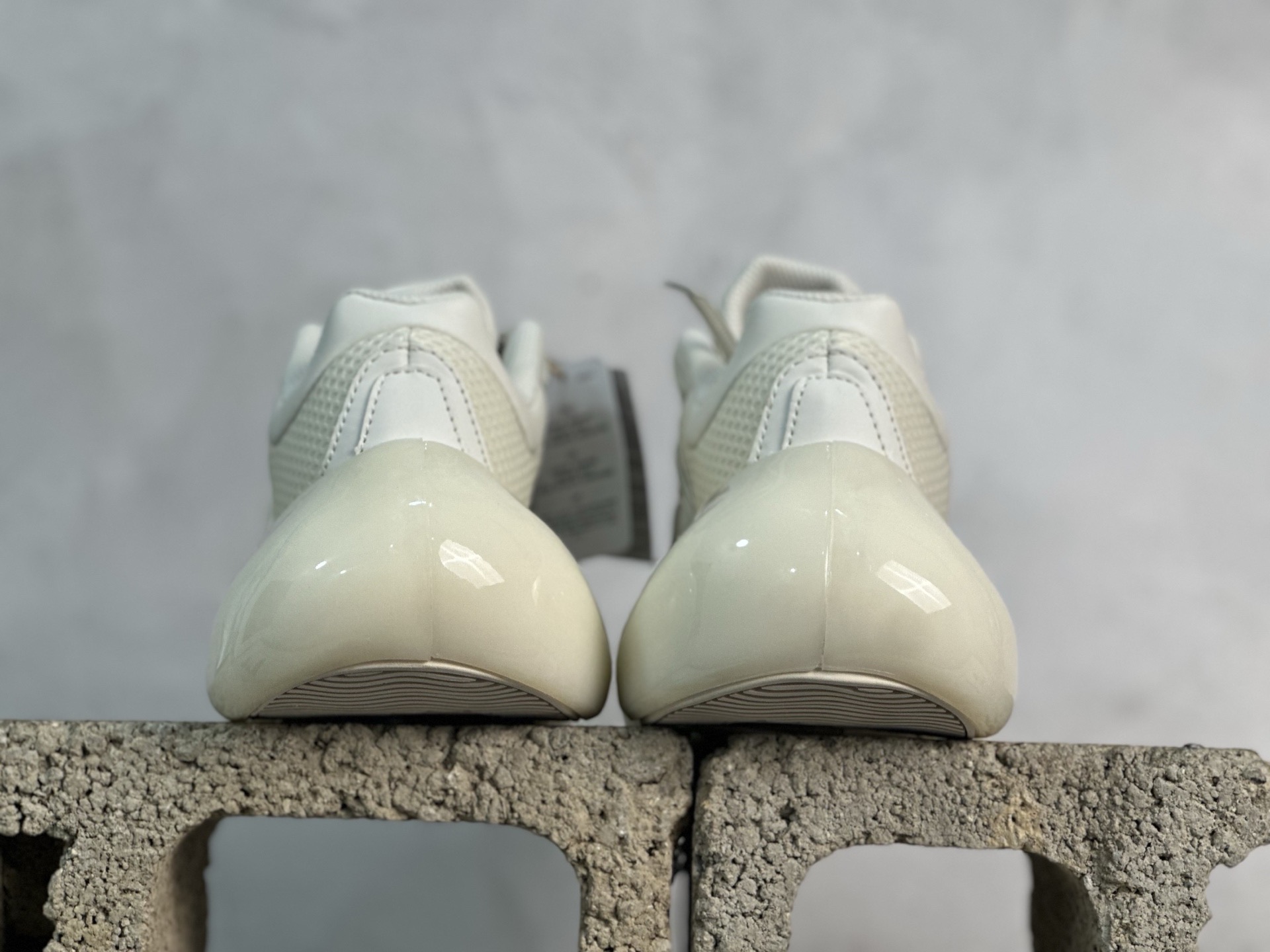 图片[5]-Avavav x Adidas Originals JI1495 联名款舒适百搭低帮休闲生活鞋 尺码：35 36 36.5 37 38 38.5 39 40 40.5 41 42 42.5 43-选品中心