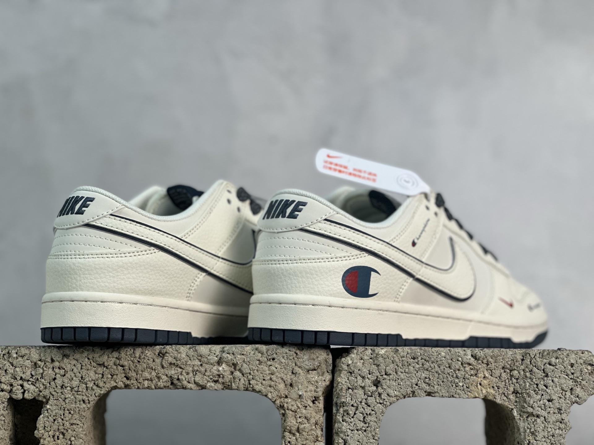 图片[6]-Nike SB Dunk Low 冠军联名 午夜蓝 周年高端定制 低帮休闲板鞋 JP1628-026 #定制鞋盒 大厂纯原品质出货 超高清洁度 皮料切割干净无任何毛边 细节完美 尺码：36 36.5 37.5 38 38.5 39 40 40.5 41 42 42.5 43 44 44.5 45-选品中心
