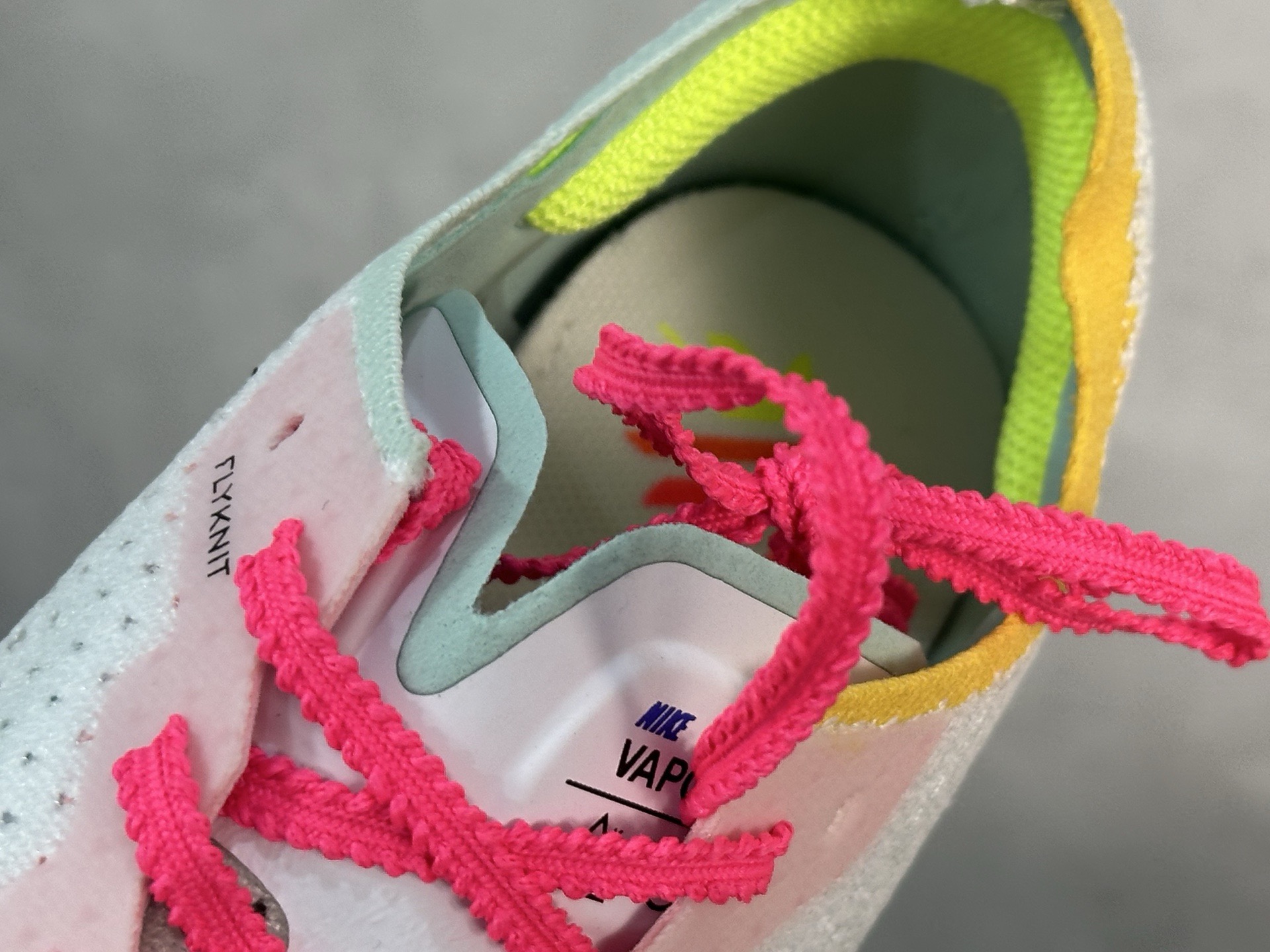 图片[8]-Nike Zoom VaporFly Next 3% \”Prototype\” 马拉松跑鞋 #鞋款搭载两个Airzoom缓震配置，中底ZoomX 泡绵从后跟延伸至鞋头，超强回弹性 货号：HQ3219-902 尺码： 36 36.5 37.5 38 38.5 39 40 40.5 41 42 42.5 43 44 44.5 45-选品中心