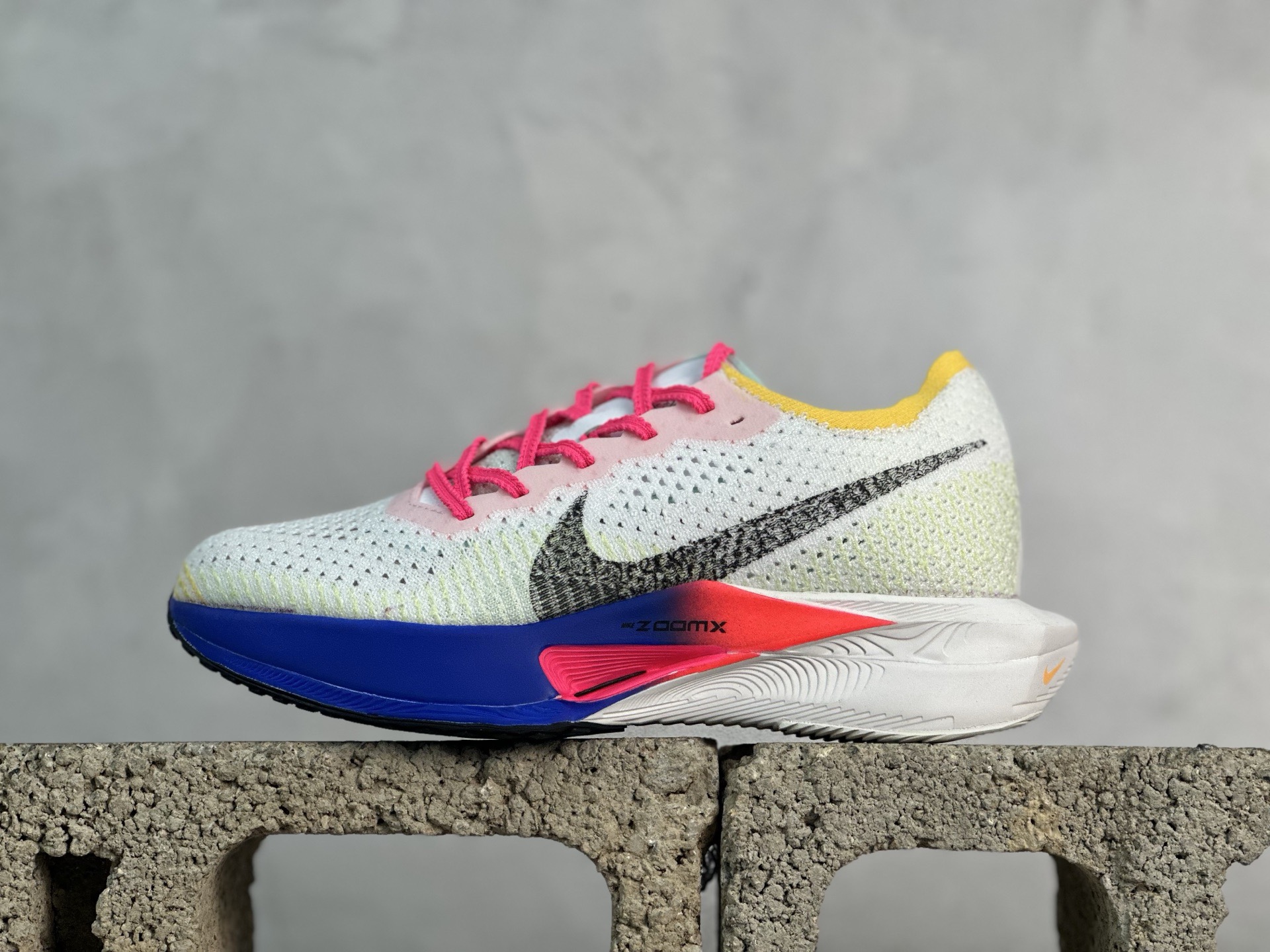 Nike Zoom VaporFly Next 3% \”Prototype\” 马拉松跑鞋 #鞋款搭载两个Airzoom缓震配置，中底ZoomX 泡绵从后跟延伸至鞋头，超强回弹性 货号：HQ3219-902 尺码： 36 36.5 37.5 38 38.5 39 40 40.5 41 42 42.5 43 44 44.5 45-选品中心
