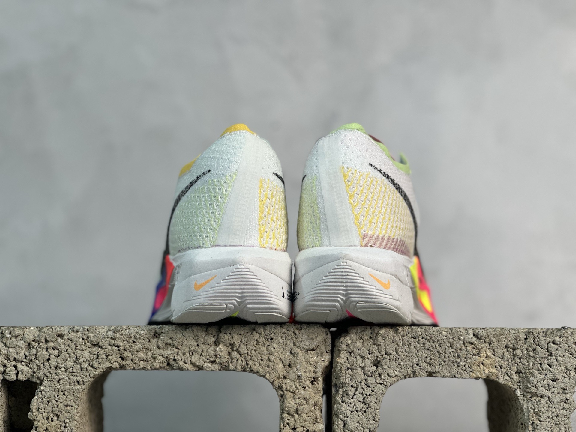 图片[5]-Nike Zoom VaporFly Next 3% \”Prototype\” 马拉松跑鞋 #鞋款搭载两个Airzoom缓震配置，中底ZoomX 泡绵从后跟延伸至鞋头，超强回弹性 货号：HQ3219-902 尺码： 36 36.5 37.5 38 38.5 39 40 40.5 41 42 42.5 43 44 44.5 45-选品中心
