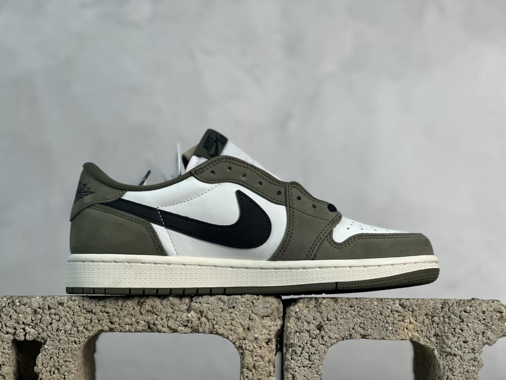 图片[2]-New巅峰 Travis Scott x Jordan Air Jordan 1 HQ6998-200 白绿 尺码：36 36.5 37.5 38 38.5 39 40 40.5 41 42 42.5 43 44 44.5 45 46 47.5-选品中心