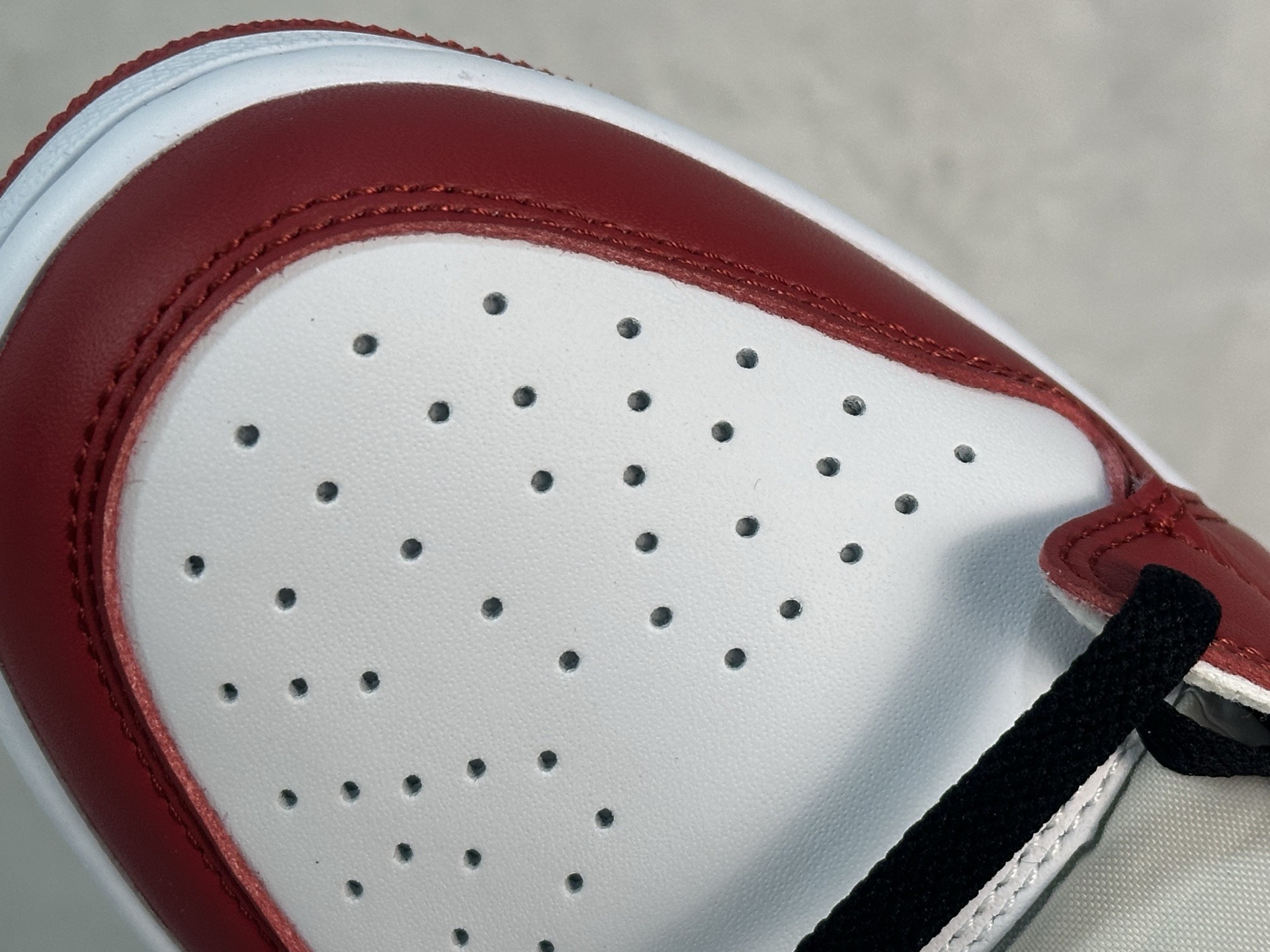 图片[7]-清远版 Travis Scott x Jordan Air Jordan 1 Low OG 芝加哥白红 HQ6998-600 尺码：36 36.5 37.5 38 38.5 39 40 40.5 41 42 42.5 43 44 44.5 45 46 47.5-选品中心