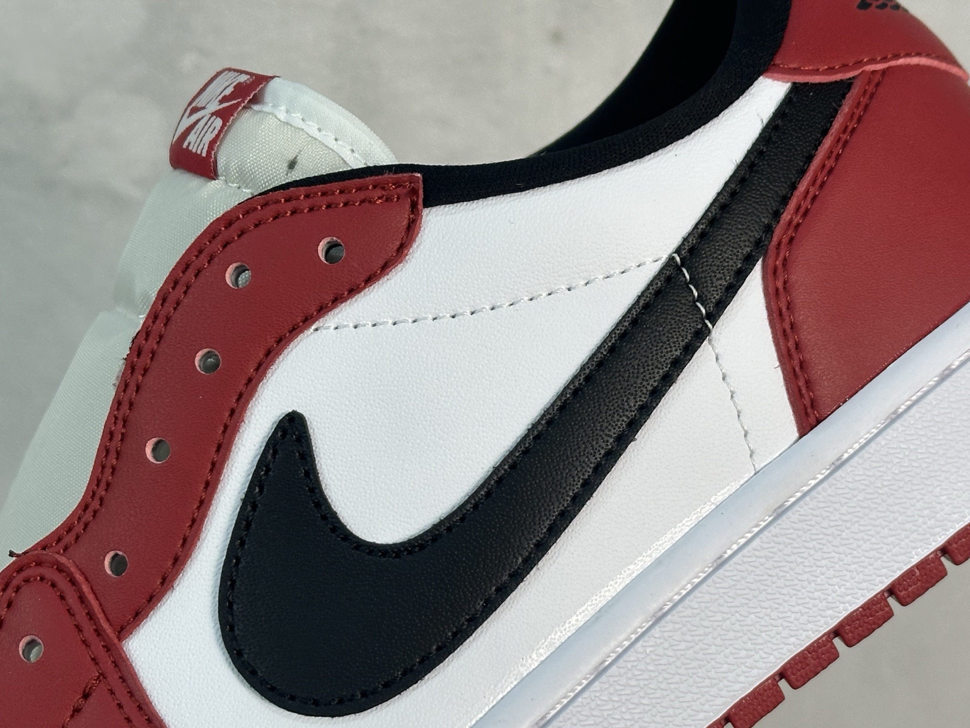 图片[9]-清远版 Travis Scott x Jordan Air Jordan 1 Low OG 芝加哥白红 HQ6998-600 尺码：36 36.5 37.5 38 38.5 39 40 40.5 41 42 42.5 43 44 44.5 45 46 47.5-选品中心