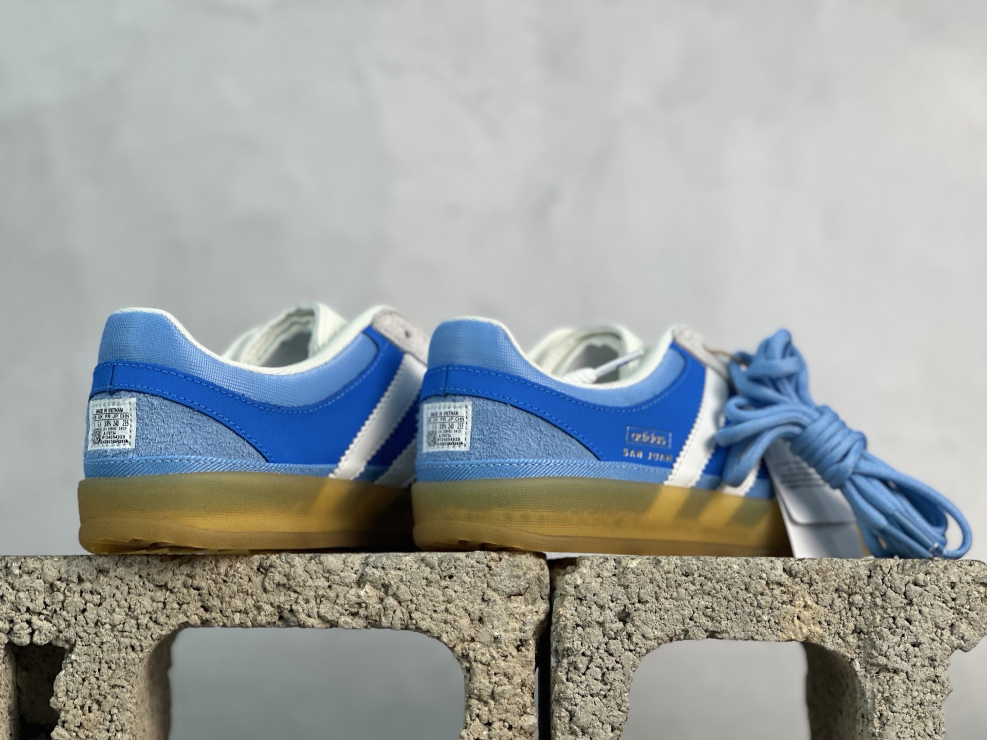 图片[6]-Bad Bunny x adidas originals GAZELLE INDOOR 舒适百搭 耐磨 低帮 板鞋 阿迪达斯轻运动鞋 货号：IF9734 尺码：36 36.5 37 38 38.5 39 40 40.5 41 42 42.5 43 44 45-选品中心