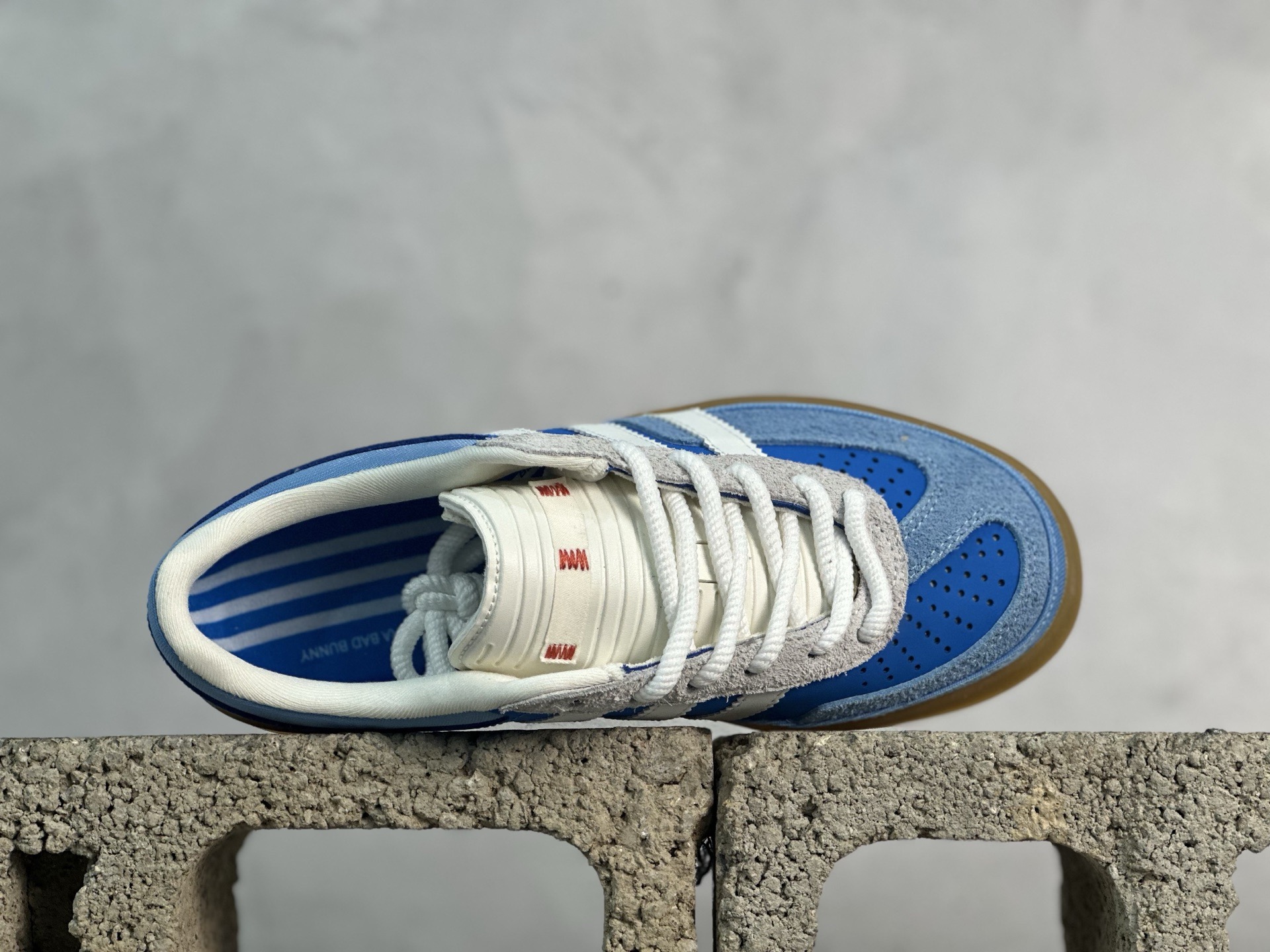 图片[4]-Bad Bunny x adidas originals GAZELLE INDOOR 舒适百搭 耐磨 低帮 板鞋 阿迪达斯轻运动鞋 货号：IF9734 尺码：36 36.5 37 38 38.5 39 40 40.5 41 42 42.5 43 44 45-选品中心