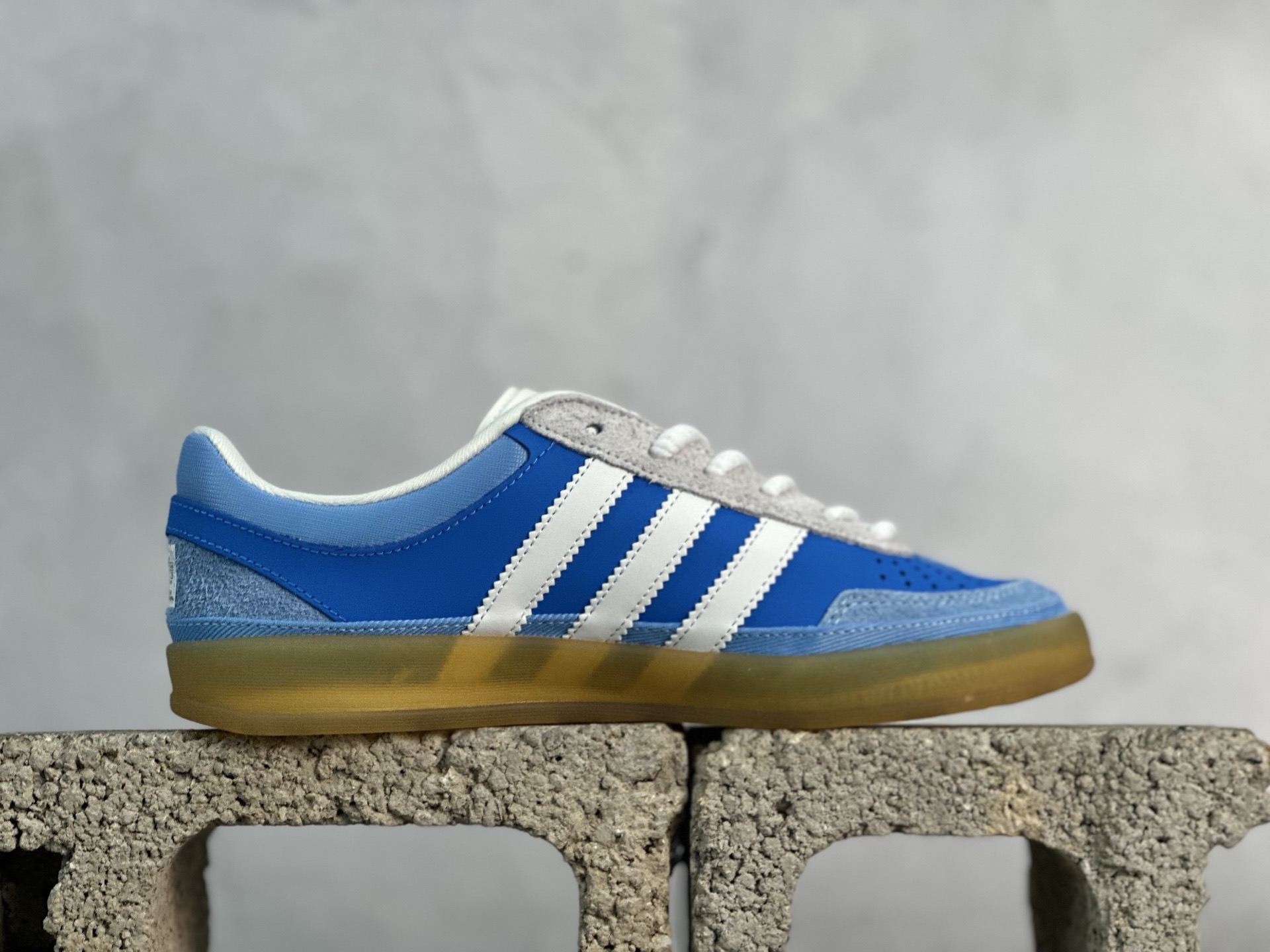 图片[2]-Bad Bunny x adidas originals GAZELLE INDOOR 舒适百搭 耐磨 低帮 板鞋 阿迪达斯轻运动鞋 货号：IF9734 尺码：36 36.5 37 38 38.5 39 40 40.5 41 42 42.5 43 44 45-选品中心