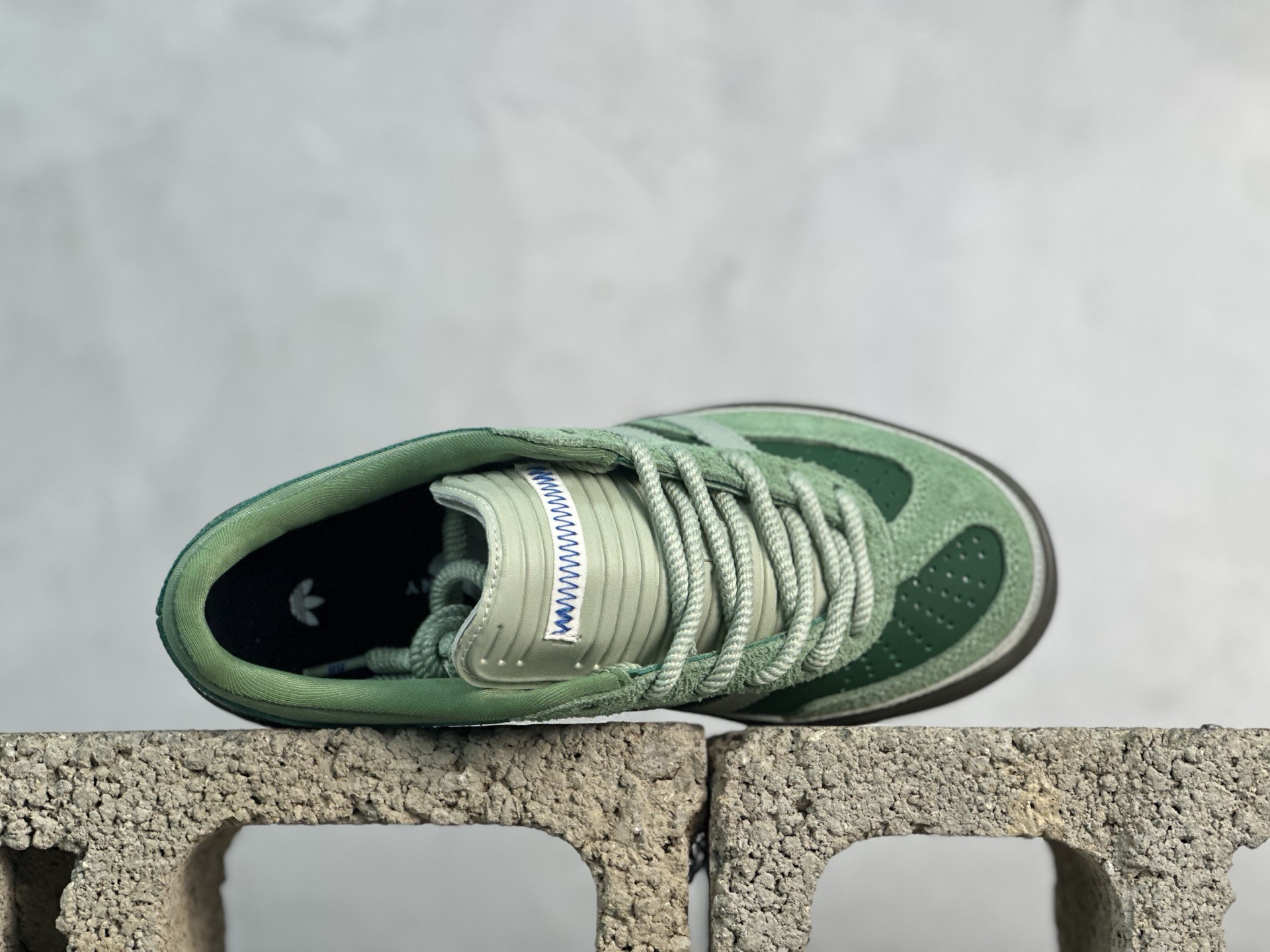 图片[4]-Bad Bunny x adidas originals GAZELLE INDOOR 舒适百搭 耐磨 低帮 板鞋 阿迪达斯轻运动鞋 货号：JS5049 尺码：36 36.5 37 38 38.5 39 40 40.5 41 42 42.5 43 44 45-选品中心