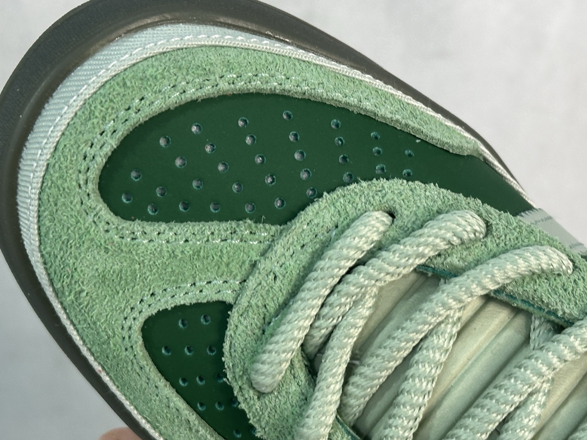 图片[7]-Bad Bunny x adidas originals GAZELLE INDOOR 舒适百搭 耐磨 低帮 板鞋 阿迪达斯轻运动鞋 货号：JS5049 尺码：36 36.5 37 38 38.5 39 40 40.5 41 42 42.5 43 44 45-选品中心