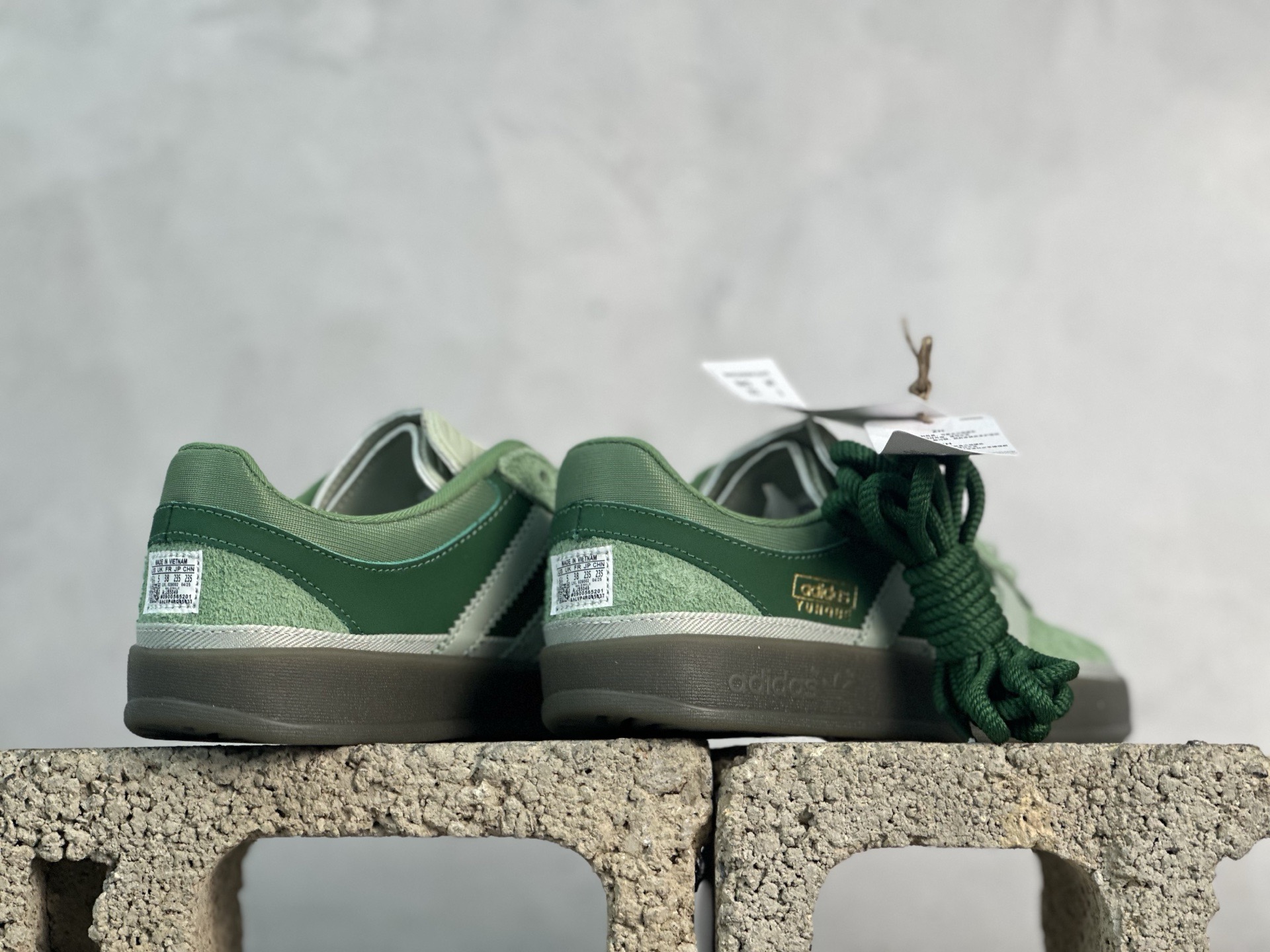 图片[6]-Bad Bunny x adidas originals GAZELLE INDOOR 舒适百搭 耐磨 低帮 板鞋 阿迪达斯轻运动鞋 货号：JS5049 尺码：36 36.5 37 38 38.5 39 40 40.5 41 42 42.5 43 44 45-选品中心