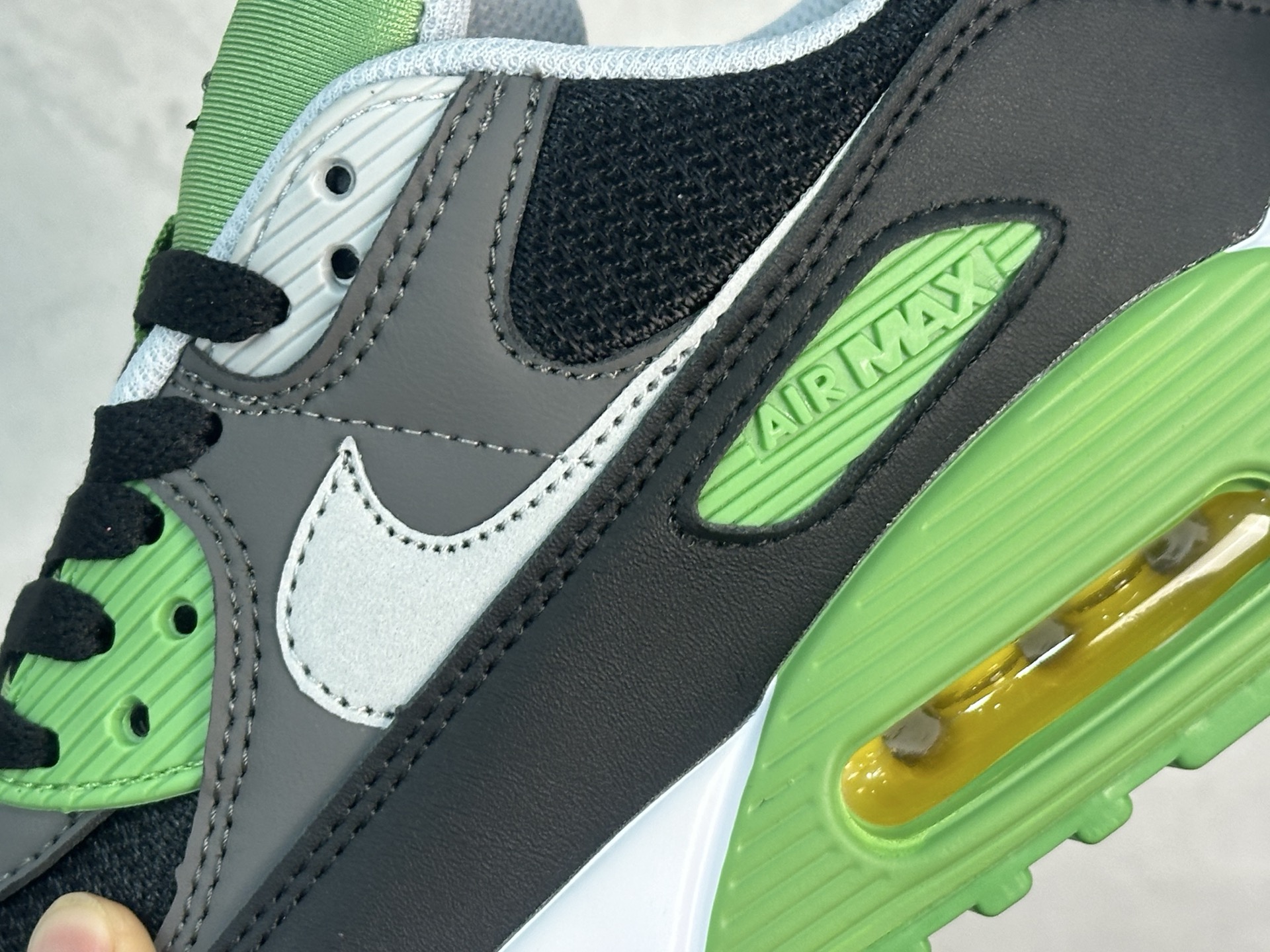 图片[9]-＃MX版 NK Air MAX 90 气垫复古减震跑步鞋 货号： CV8839-300 经典重温 独家陆续补货 外单专供大厂出品 品质稳定 一百余色 操作 Air Max 90于1990年推出 来自Air Max系列 在Air Max 1的基础上改进而得 增加了气垫面积 外型上也更为流线 最特別的就是加入了菱纹塑胶嵌板 为Air Max 90增添了许多潮流气息 皮革鞋面 造就出色耐穿性和支撑力 Max Air缓震配置搭配泡棉中底 令Air Max 90轻盈而舒适 华夫格橡胶外底 铸就Air Max 90非凡的抓地力 而Air Max 90不仅是一双跑鞋 它成功跨越了时间的演进 成为了球鞋文化与潮流圈中最熟为人知的鞋款之一 尺码：36 36.5 37.5 38 38.5 39 40 40.5 41 42 42.5 43 44 44.5 45 46-选品中心