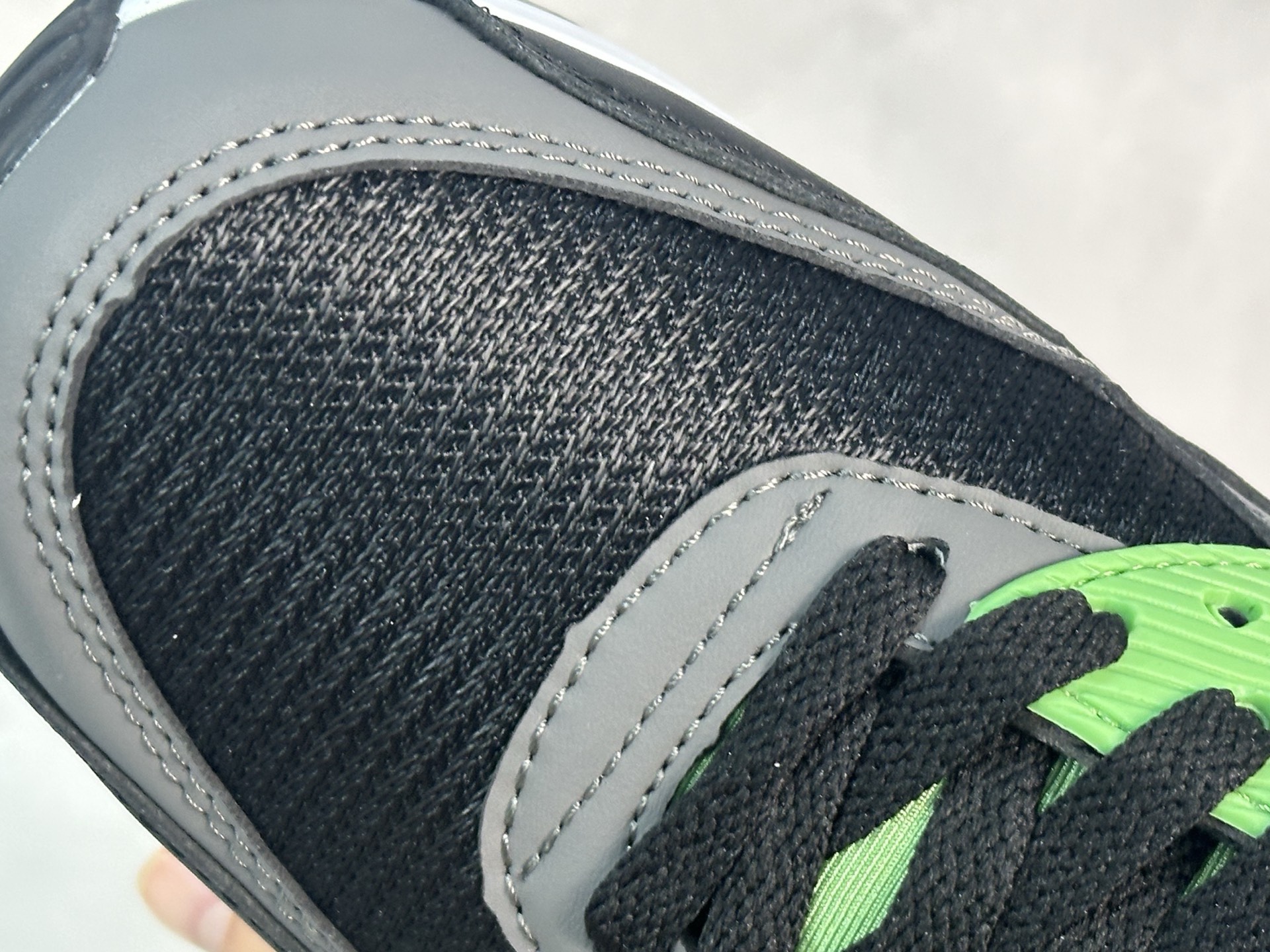 图片[7]-＃MX版 NK Air MAX 90 气垫复古减震跑步鞋 货号： CV8839-300 经典重温 独家陆续补货 外单专供大厂出品 品质稳定 一百余色 操作 Air Max 90于1990年推出 来自Air Max系列 在Air Max 1的基础上改进而得 增加了气垫面积 外型上也更为流线 最特別的就是加入了菱纹塑胶嵌板 为Air Max 90增添了许多潮流气息 皮革鞋面 造就出色耐穿性和支撑力 Max Air缓震配置搭配泡棉中底 令Air Max 90轻盈而舒适 华夫格橡胶外底 铸就Air Max 90非凡的抓地力 而Air Max 90不仅是一双跑鞋 它成功跨越了时间的演进 成为了球鞋文化与潮流圈中最熟为人知的鞋款之一 尺码：36 36.5 37.5 38 38.5 39 40 40.5 41 42 42.5 43 44 44.5 45 46-选品中心