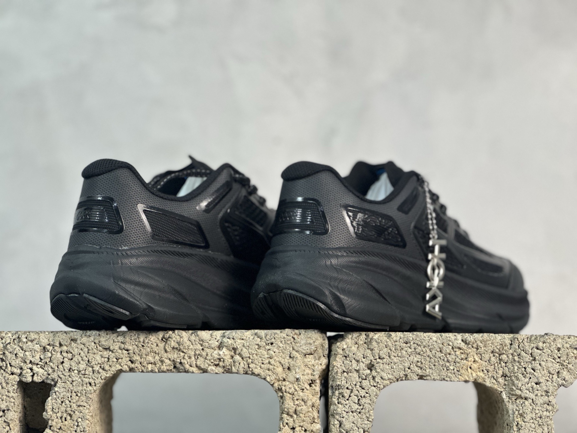 图片[6]-HOKA ONE ONE CLIFTON 9 克里夫顿系列 轻盈透气的针织网面跑鞋 1155370 BBNB 尺码：36 36.5 37 38 38.5 39 40 40.5 41 42 42.5 43 44 45-选品中心