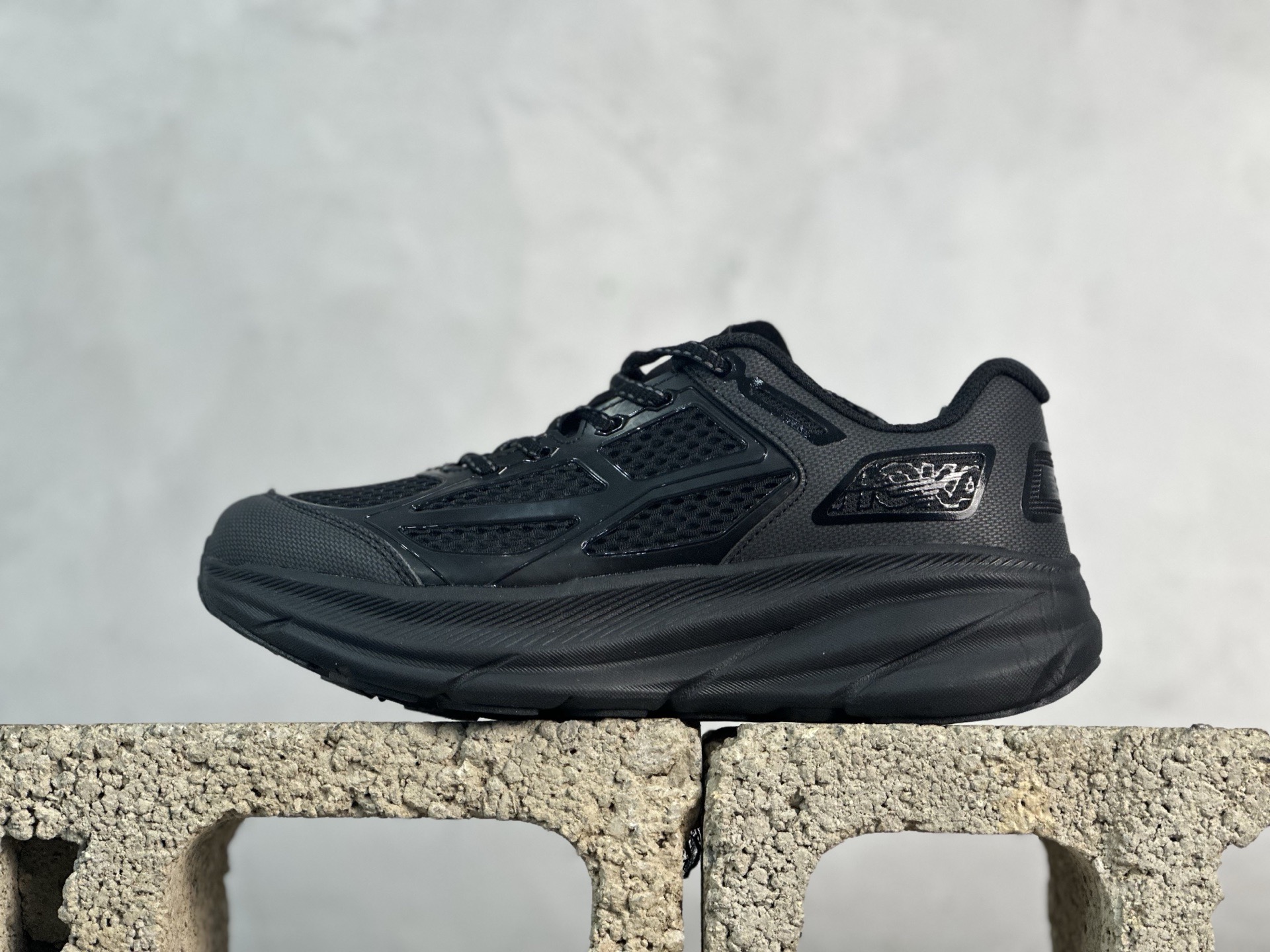 HOKA ONE ONE CLIFTON 9 克里夫顿系列 轻盈透气的针织网面跑鞋 1155370 BBNB 尺码：36 36.5 37 38 38.5 39 40 40.5 41 42 42.5 43 44 45-选品中心