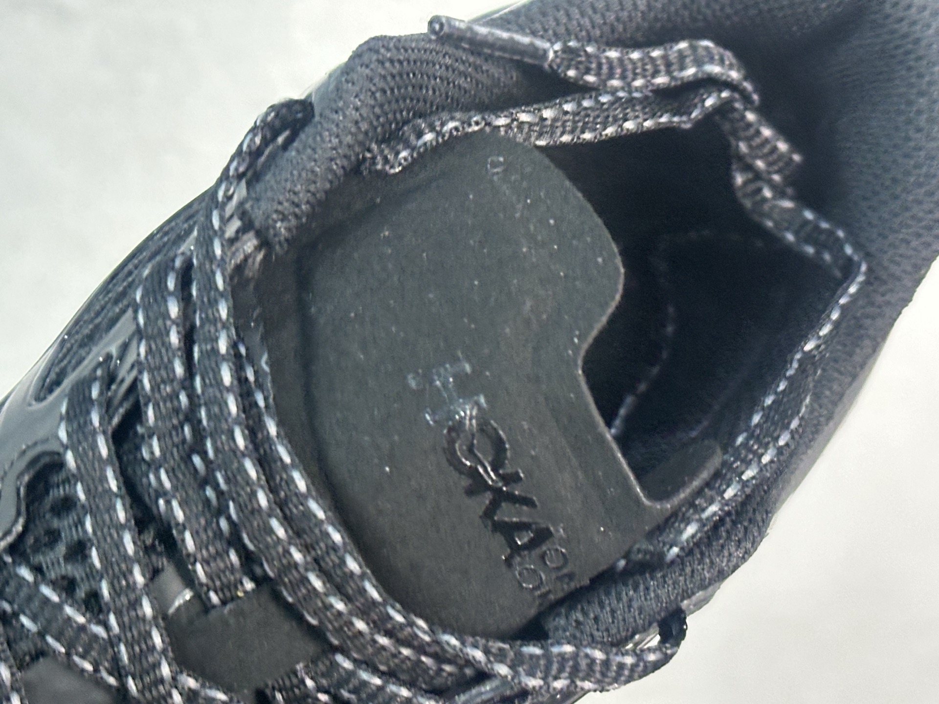 图片[8]-HOKA ONE ONE CLIFTON 9 克里夫顿系列 轻盈透气的针织网面跑鞋 1155370 BBNB 尺码：36 36.5 37 38 38.5 39 40 40.5 41 42 42.5 43 44 45-选品中心