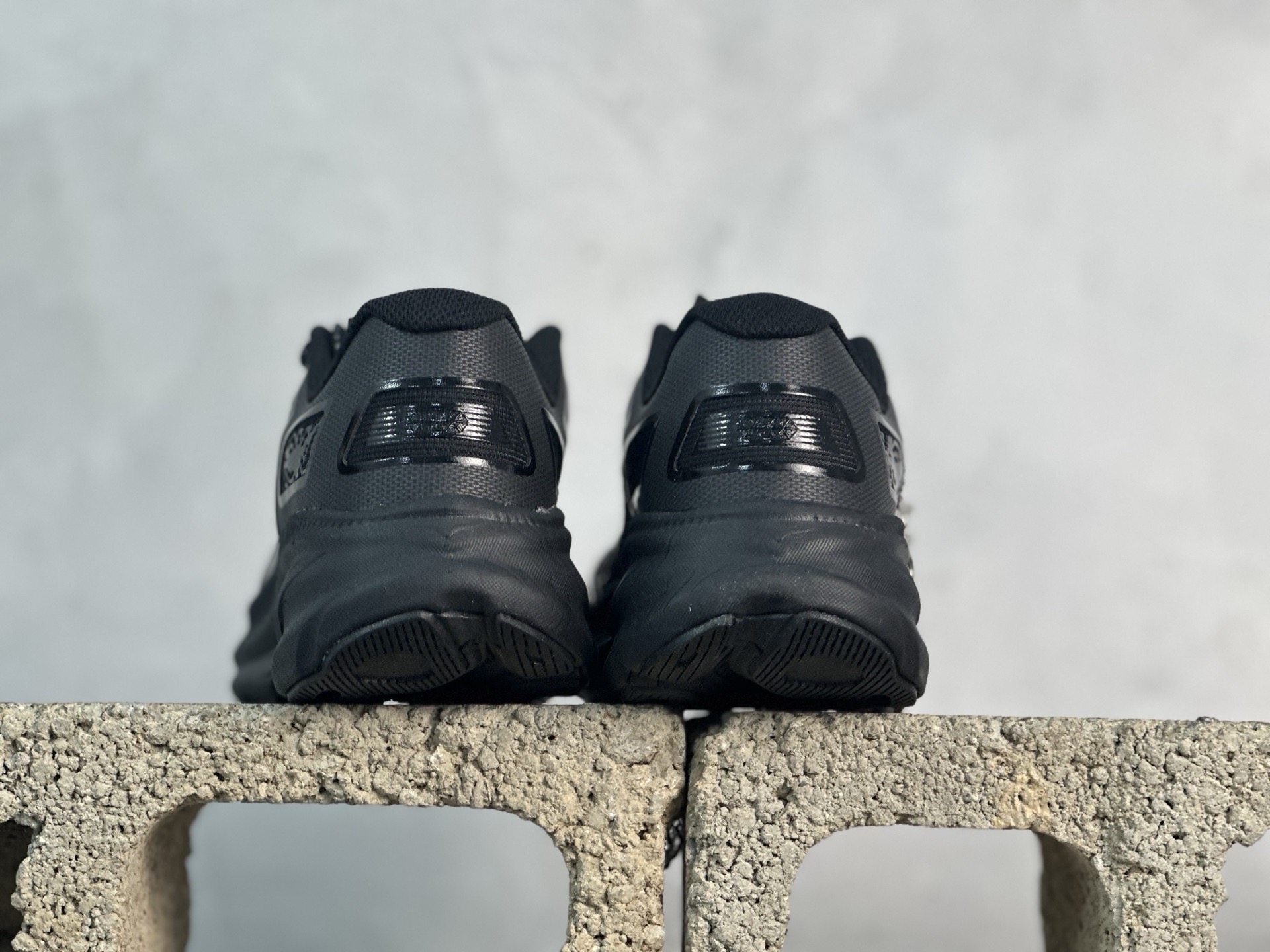 图片[5]-HOKA ONE ONE CLIFTON 9 克里夫顿系列 轻盈透气的针织网面跑鞋 1155370 BBNB 尺码：36 36.5 37 38 38.5 39 40 40.5 41 42 42.5 43 44 45-选品中心