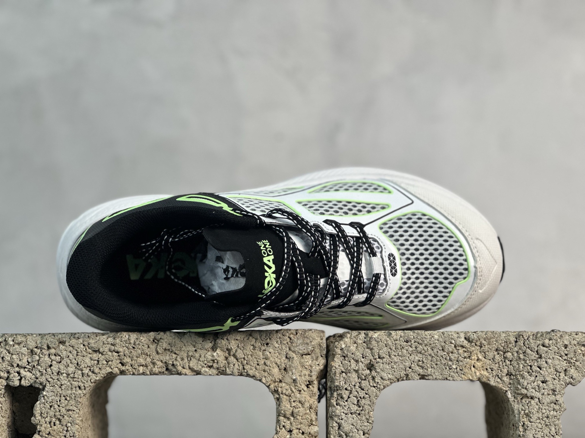 图片[4]-HOKA ONE ONE CLIFTON 9 克里夫顿系列 轻盈透气的针织网面跑鞋 1155370 BWHT 尺码：36 36.5 37 38 38.5 39 40 40.5 41 42 42.5 43 44 45-选品中心