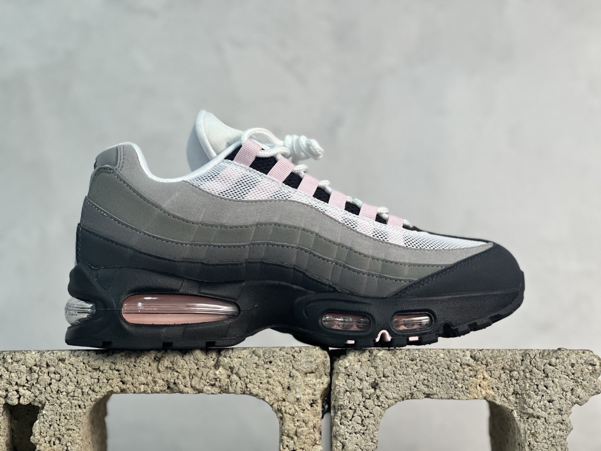 图片[2]-KZ/2.310  口碑神作 CORTEIZ x Nike Air Max 95 灰粉 货号：HJ5996-001 尺码：40 40.5 41 42 42.5 43 44 44.5 45 46 46.5 47.5 48 48.5-选品中心