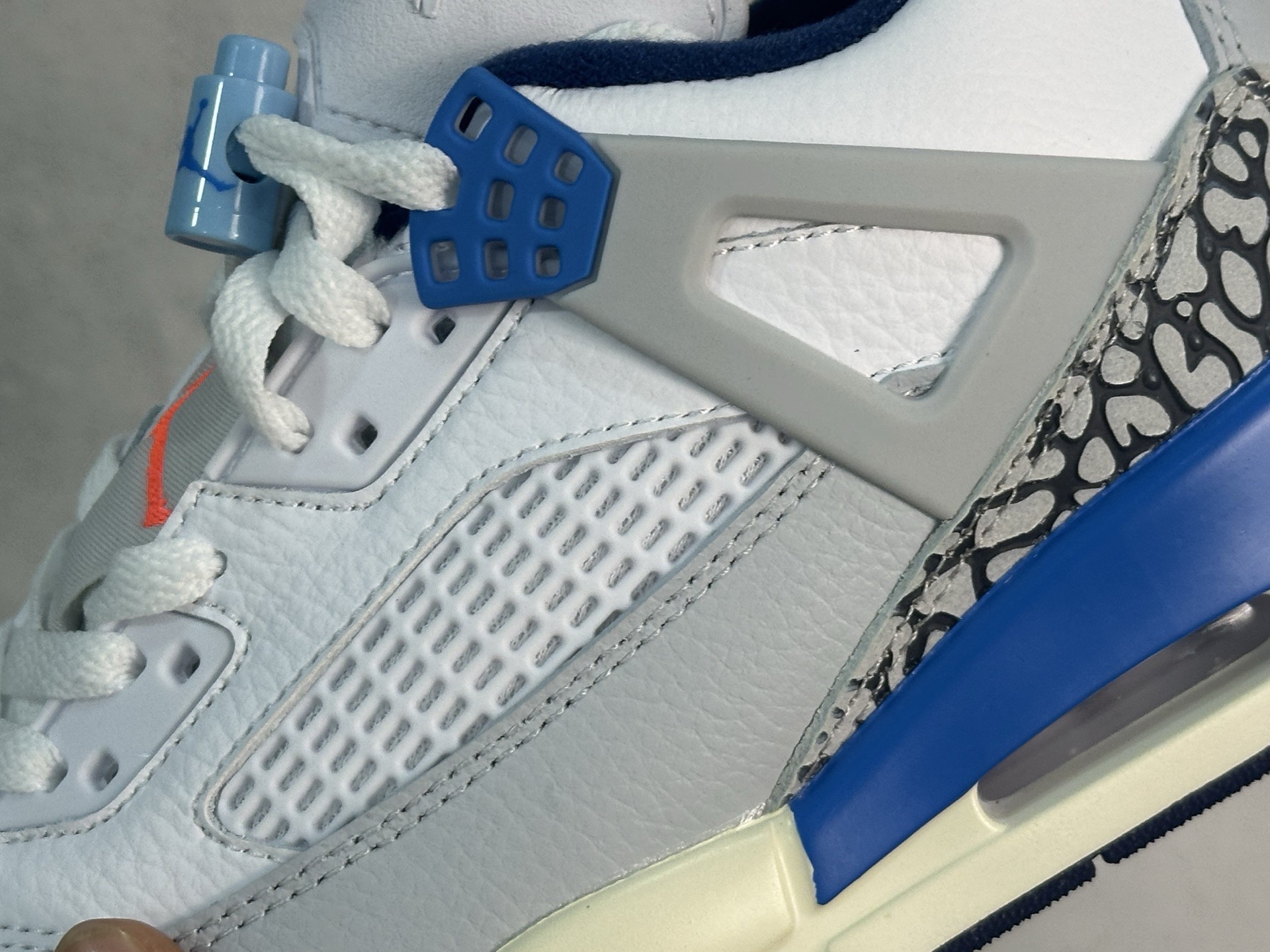 图片[9]-PZ  Jordan Spizike Low AJ 乔丹合体元素 文化休闲板鞋 FQ1759-110 #整双鞋在 Air Jordan 5 Low 廓形的基础上，通过加入 AJ3 的爆裂纹和鞋底设计、AJ6 的鞋舌和鞋带束扣、AJ4 的鞋侧三角稳定贴片和鞋带孔等， 尺码：36 36.5 37.5 38 38.5 39 40 40.5 41 42 42.5 43 44 44.5 45 46 47.5-选品中心