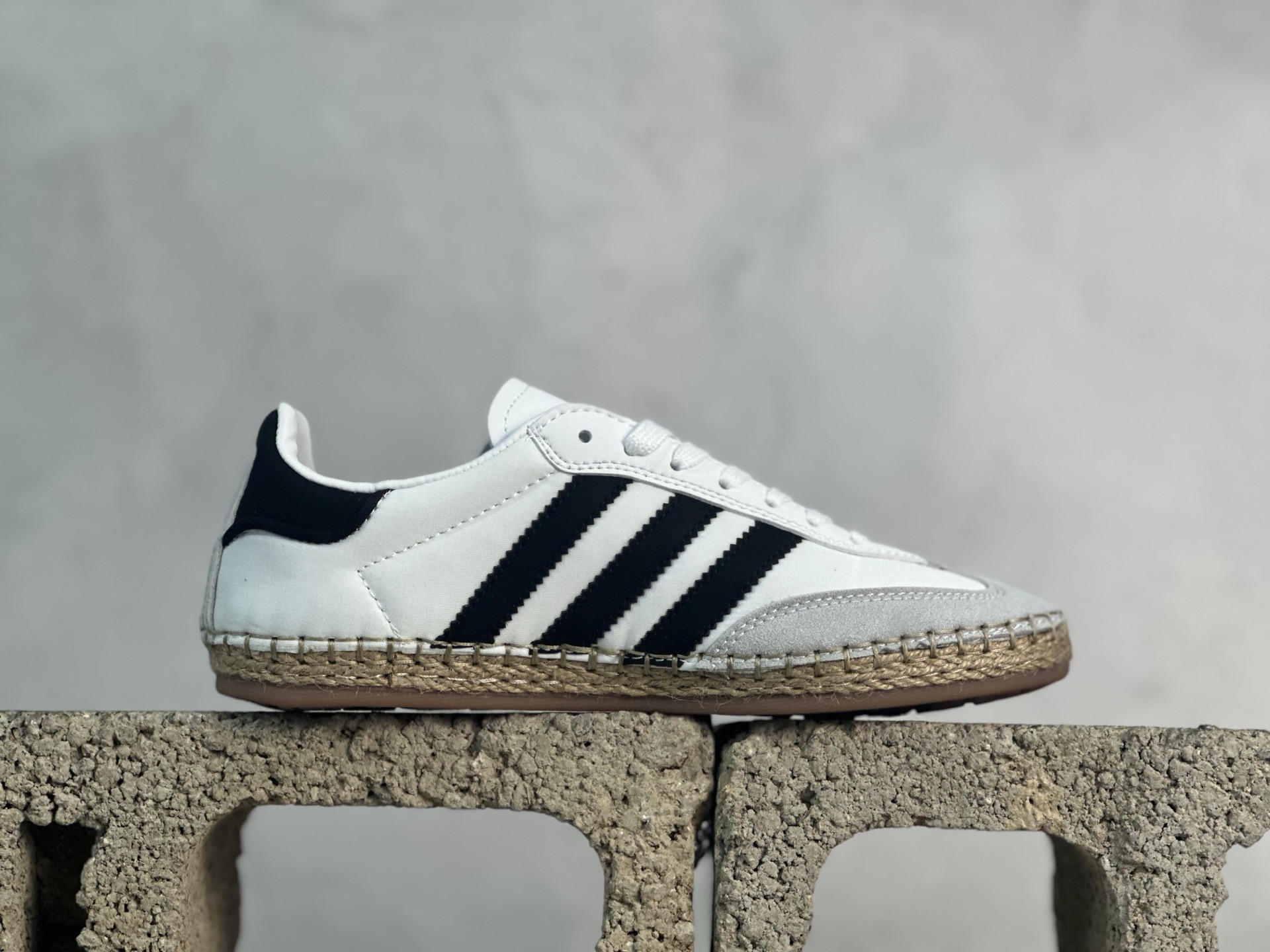 图片[2]-R版  Adidas Originals Gazelle BY EC KJ0274 三叶草复古休闲防滑耐磨低帮板鞋 尺码：36 36.5 37 38 38.5 39 40 40.5 41 42 42.5 43 44 44.5 45-选品中心