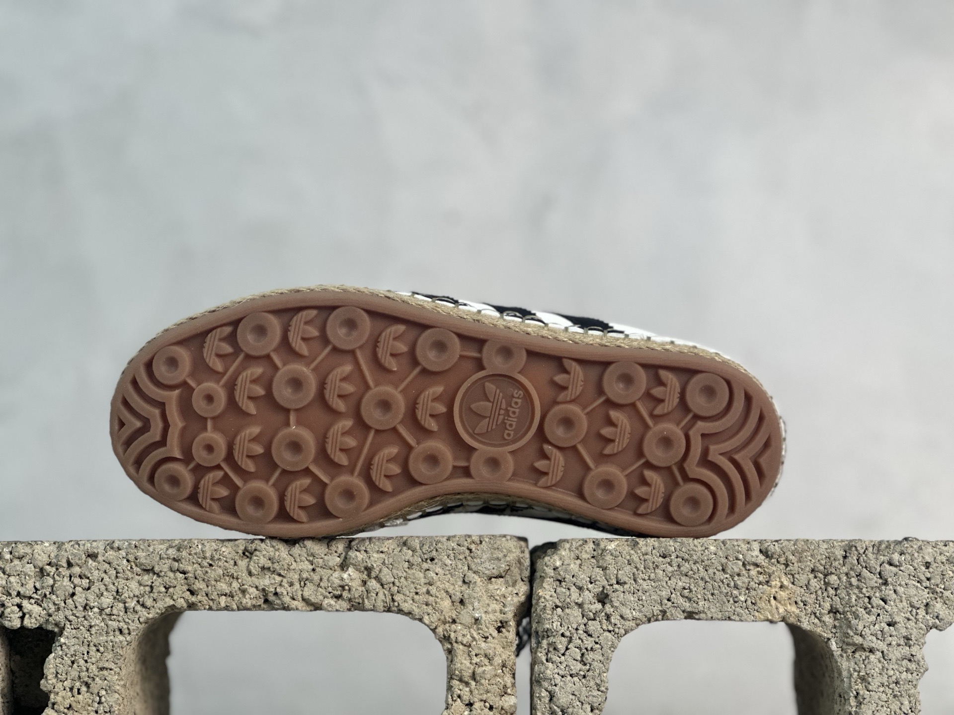 图片[3]-R版  Adidas Originals Gazelle BY EC KJ0274 三叶草复古休闲防滑耐磨低帮板鞋 尺码：36 36.5 37 38 38.5 39 40 40.5 41 42 42.5 43 44 44.5 45-选品中心