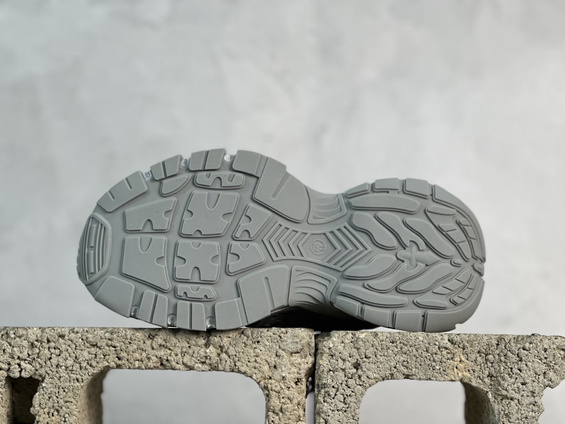 图片[3]-GG-CC 明星同款绑带风休闲生活鞋 G25X8617C银色 尺码：35 36 37 38 39 40-选品中心