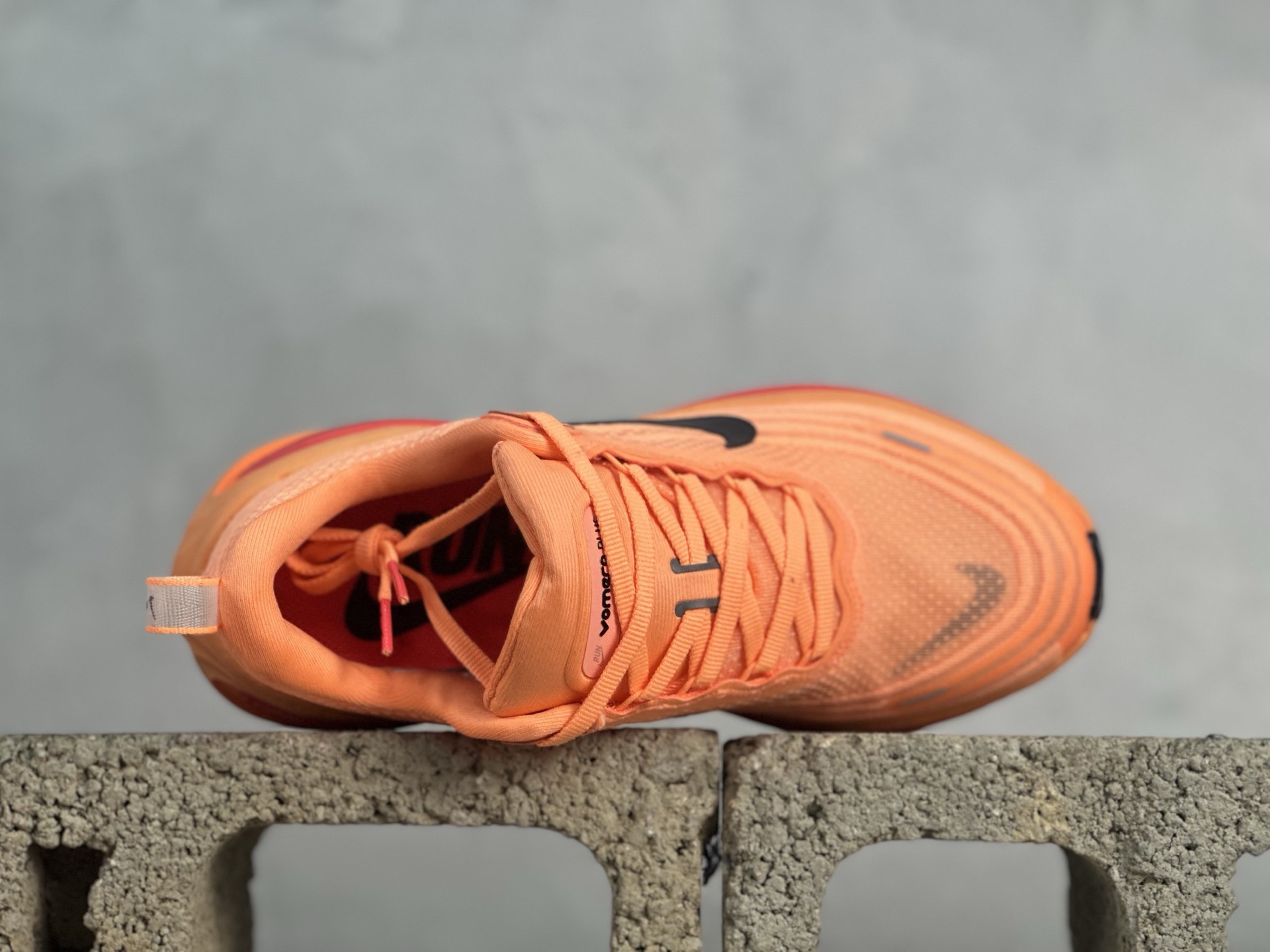 图片[4]-N版  Nike Air Zoom Vomero Plus 耐克网面厚底气垫跑鞋 HV8150-801 尺码：36 36.5 37.5 38 38.5 39 40 40.5 41 42 42.5 43 44 44.5 45 46-选品中心