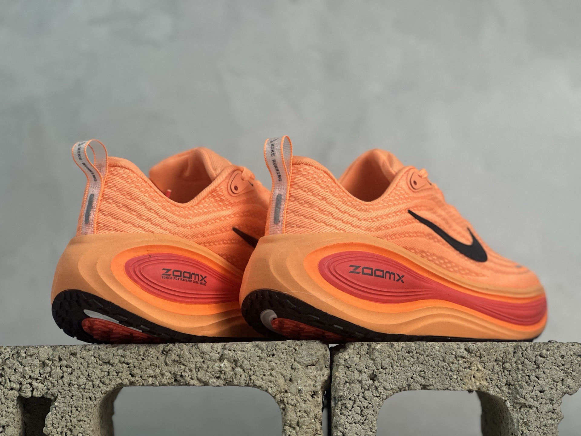 图片[6]-N版  Nike Air Zoom Vomero Plus 耐克网面厚底气垫跑鞋 HV8150-801 尺码：36 36.5 37.5 38 38.5 39 40 40.5 41 42 42.5 43 44 44.5 45 46-选品中心