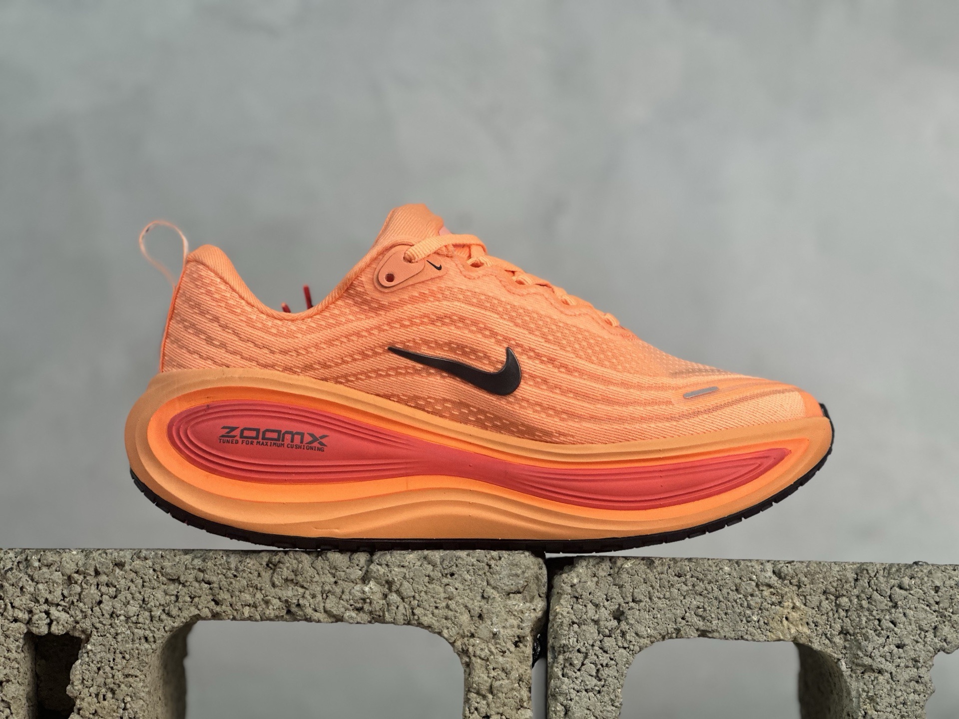 图片[2]-N版  Nike Air Zoom Vomero Plus 耐克网面厚底气垫跑鞋 HV8150-801 尺码：36 36.5 37.5 38 38.5 39 40 40.5 41 42 42.5 43 44 44.5 45 46-选品中心