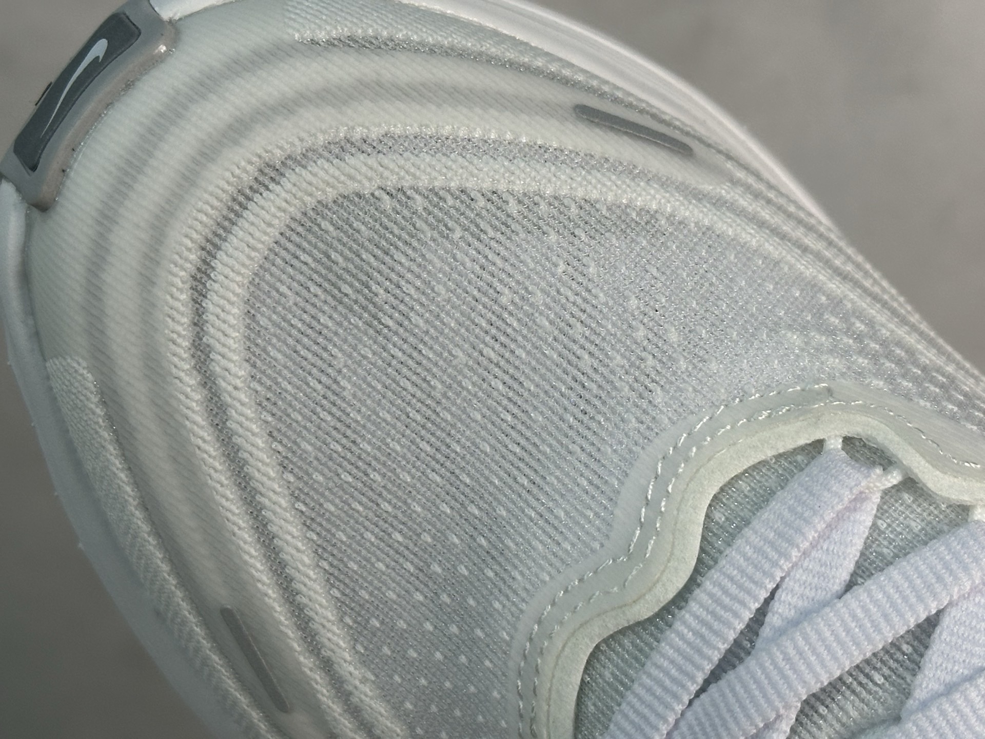 图片[7]-N版  Nike Air Zoom Vomero Plus 耐克网面厚底气垫跑鞋 HV8150-102 尺码：36 36.5 37.5 38 38.5 39 40 40.5 41 42 42.5 43 44 44.5 45 46-选品中心