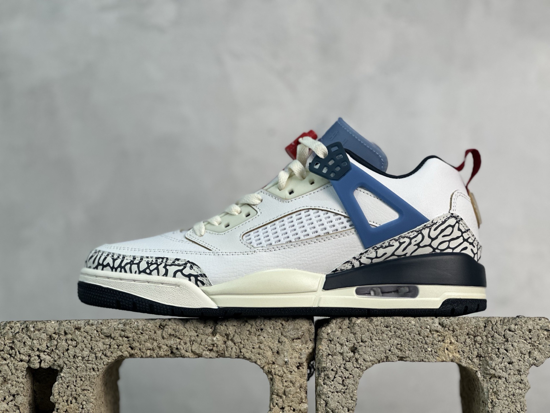 PZ  Jordan Spizike Low AJ 乔丹合体元素 文化休闲板鞋 IM2176-133 #整双鞋在 Air Jordan 5 Low 廓形的基础上，通过加入 AJ3 的爆裂纹和鞋底设计、AJ6 的鞋舌和鞋带束扣、AJ4 的鞋侧三角稳定贴片和鞋带孔等， 尺码：36 36.5 37.5 38 38.5 39 40 40.5 41 42 42.5 43 44 44.5 45 46 47.5-选品中心