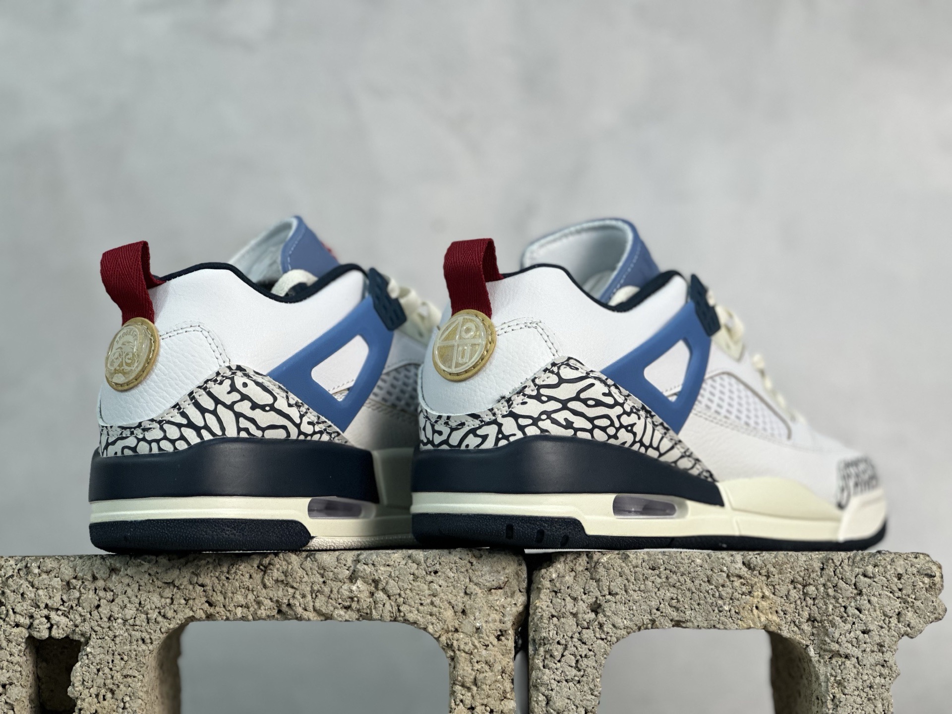 图片[6]-PZ  Jordan Spizike Low AJ 乔丹合体元素 文化休闲板鞋 IM2176-133 #整双鞋在 Air Jordan 5 Low 廓形的基础上，通过加入 AJ3 的爆裂纹和鞋底设计、AJ6 的鞋舌和鞋带束扣、AJ4 的鞋侧三角稳定贴片和鞋带孔等， 尺码：36 36.5 37.5 38 38.5 39 40 40.5 41 42 42.5 43 44 44.5 45 46 47.5-选品中心