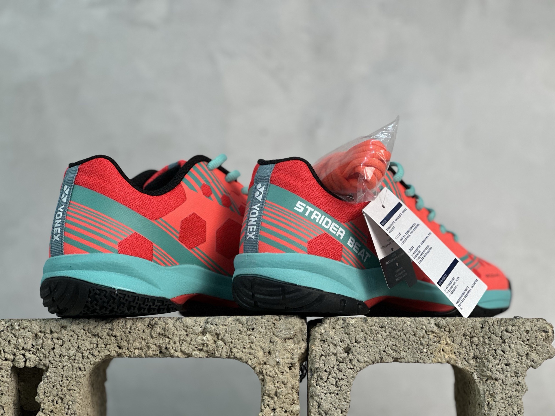 图片[6]-YONEX尤尼克斯POWER CUSHION 65 织物合成革 羽毛球鞋 采用动力垫+设计 减震蓄能 保护脚踝 人体工程防撞鞋头 护脚趾 鞋底采用放射状桨翼大底 提升全方位的防滑性 抓地力更强 大底采用石墨碳素板设计 增强鞋底支撑 网面透气孔设计 增强鞋内热量释放 货号： SHBSRB1EX 尺码： 36 36.5 37 38 38.5 39 40 40.5 41 42 42.5 43 44 45-选品中心